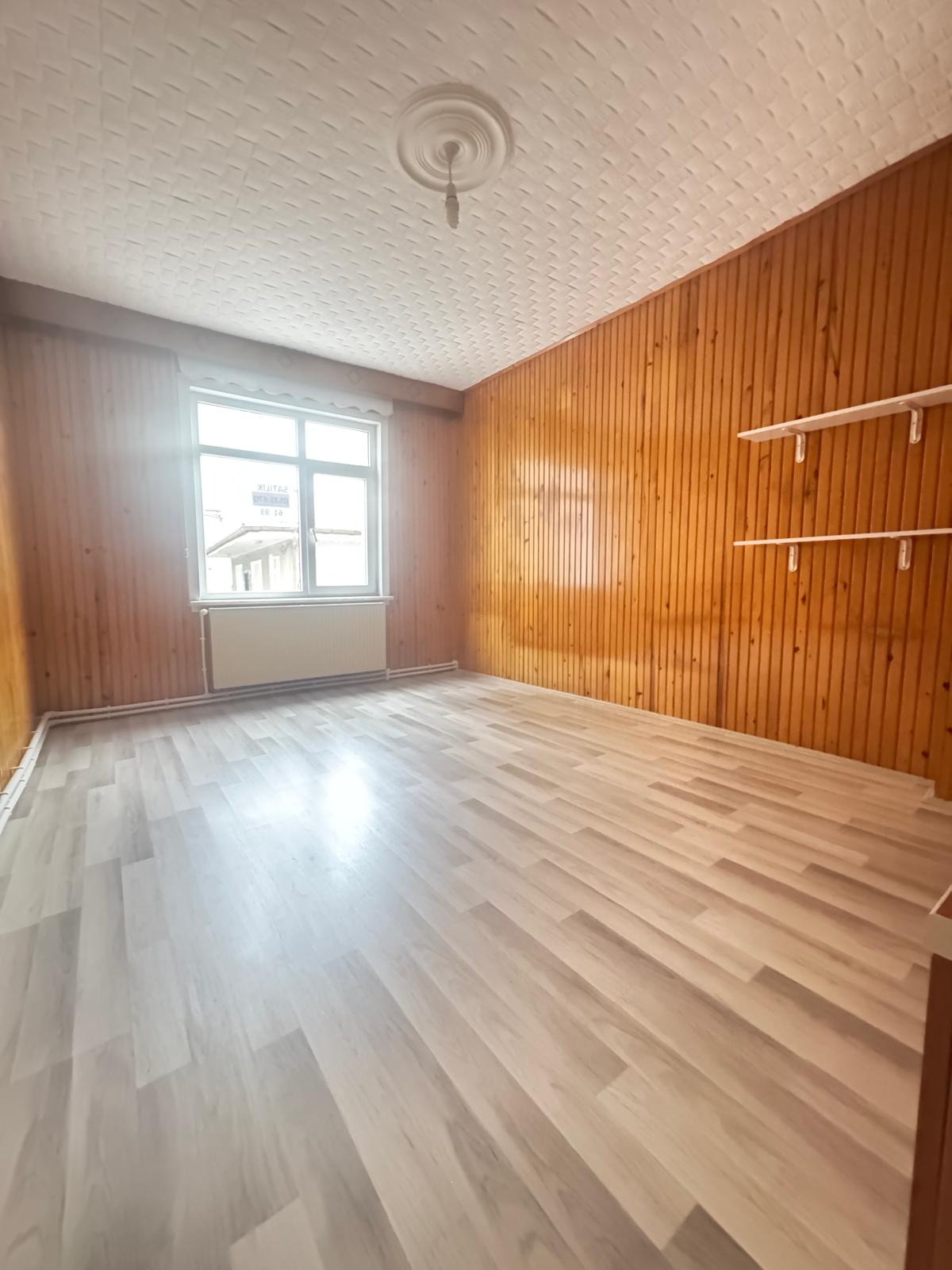 SATILIK DAİRE ALİŞAHANE MAHALLESİNDE 3+1   137M2 DÜKKAN ÜSTÜ 1 KAT