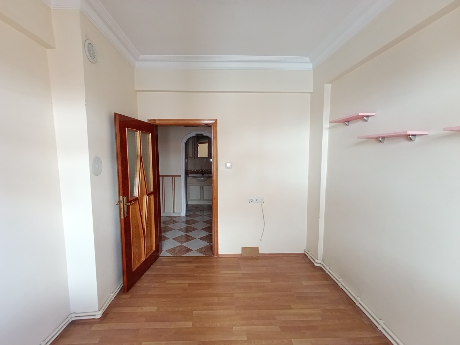 PİRİİREİS MAHALLESİNDE  3+1   160M2