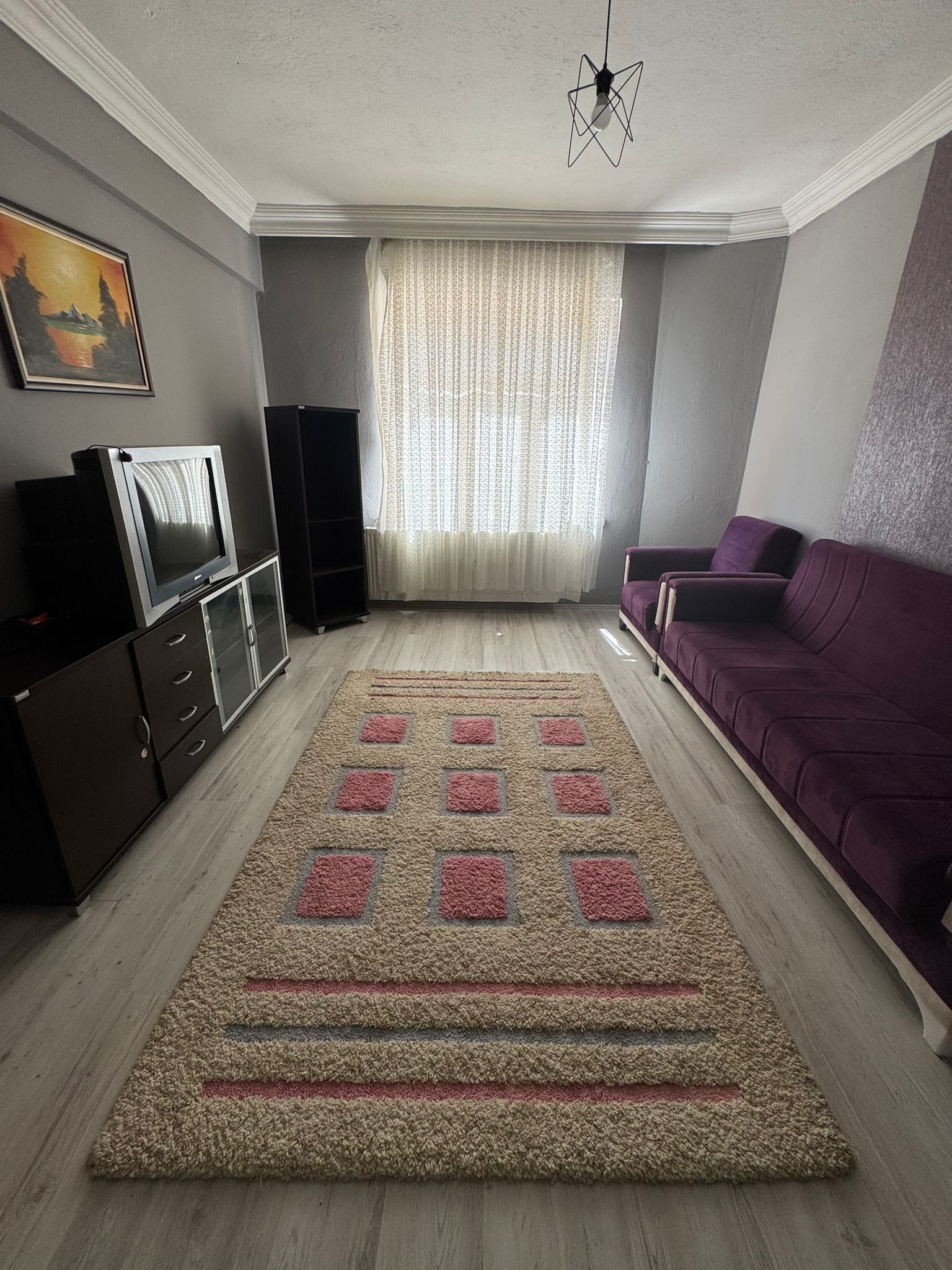 FENARİ MAHALLESİNDE   ÇARŞI MERKEZDE  1+1 GENİŞ  BAGIMSIZ MUTFAK