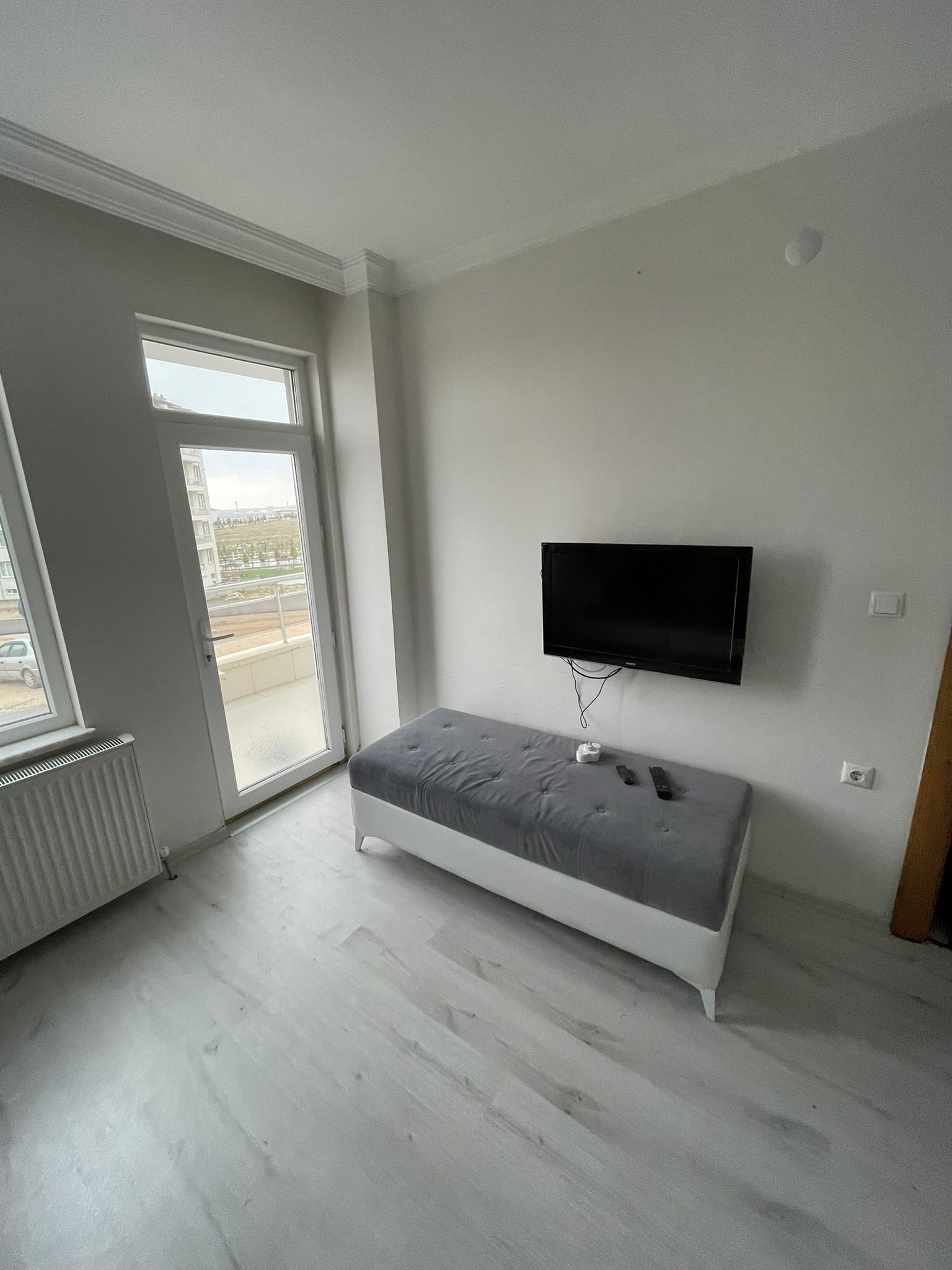 TABDUK EMRE MAHALLESİNDE  1+1  50M2 EŞYALI APART  