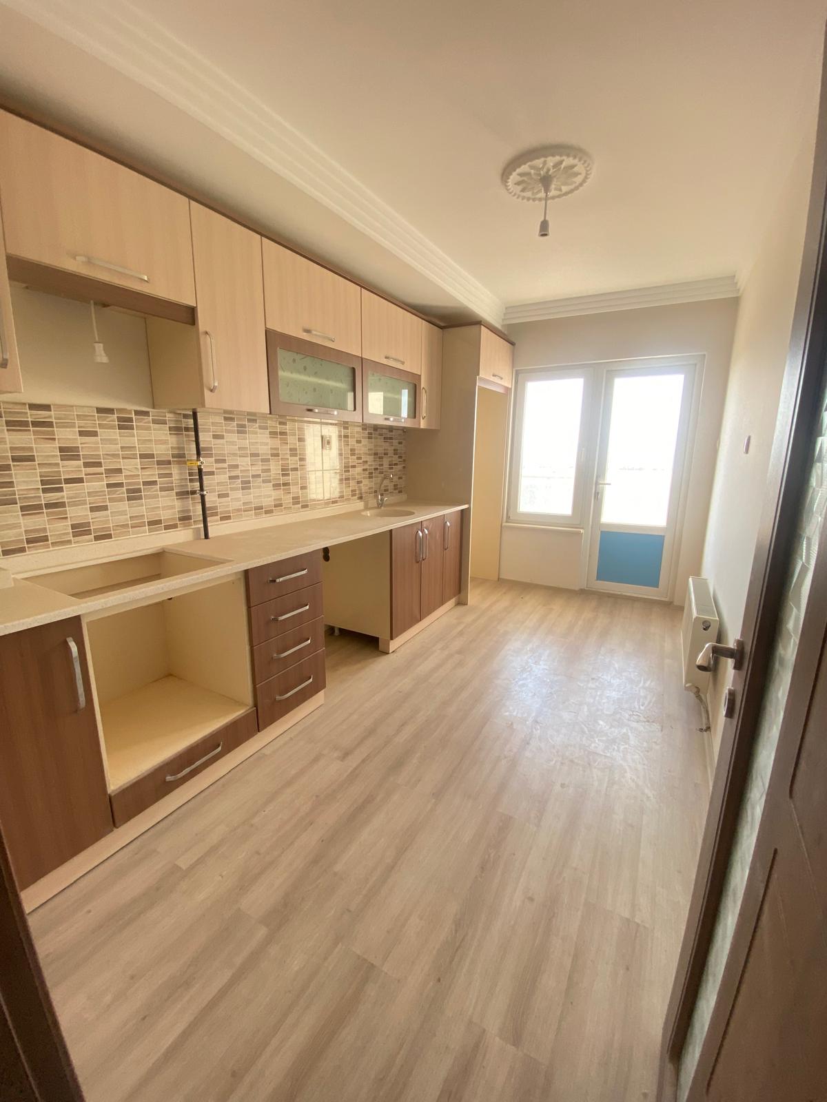   ATAYURT KONUTLARINDA SATILIK  3+1 135 M2 DAİRE  2 KAT