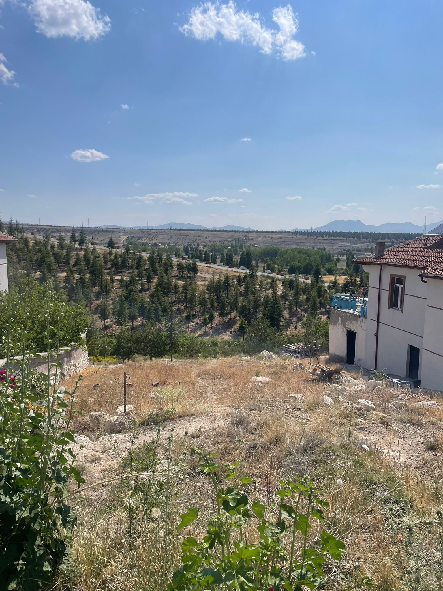 BEYAZKENT MAHALLESİ 300 M2 ARSA ÇİFT HİSSENİN TAMAMI