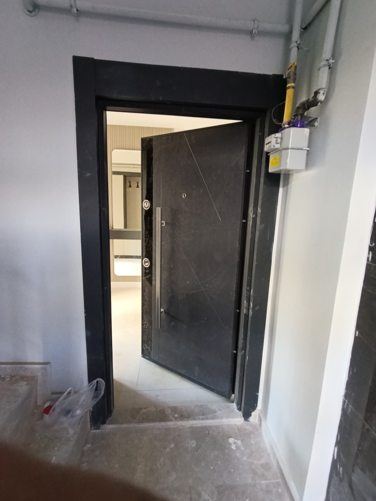 PİRİREİS MAHALLESİNDE  2+1    121M2