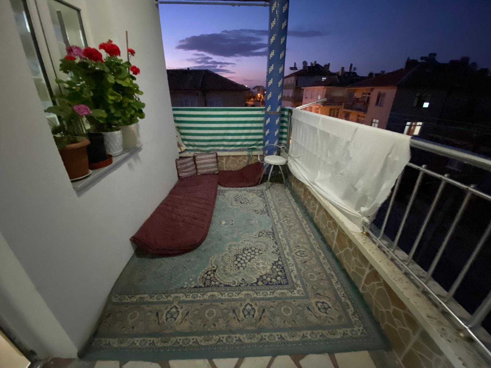 ALACASULUK MAHALLESİNDE  3+1 200M2