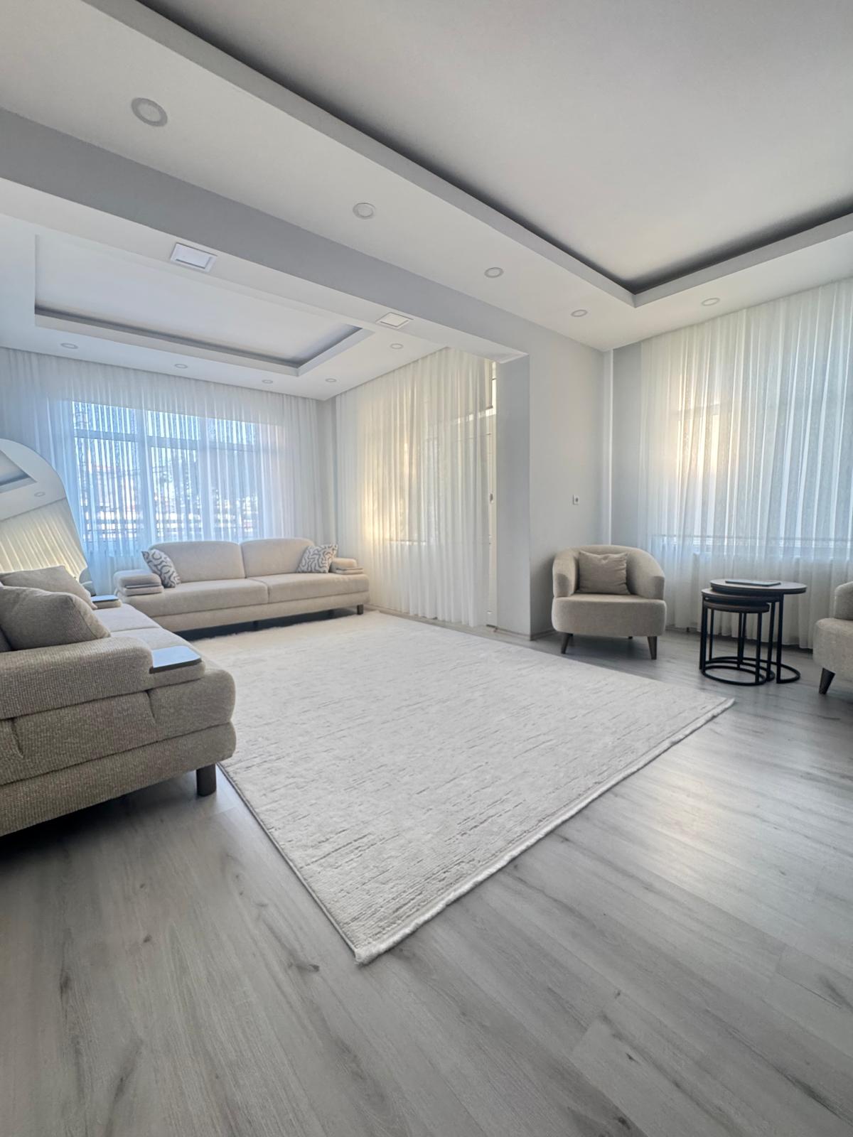 LARENDE MAHALLESİNDE SATILIK KOMPLE BİNA DAİRELER 2+1   130M2