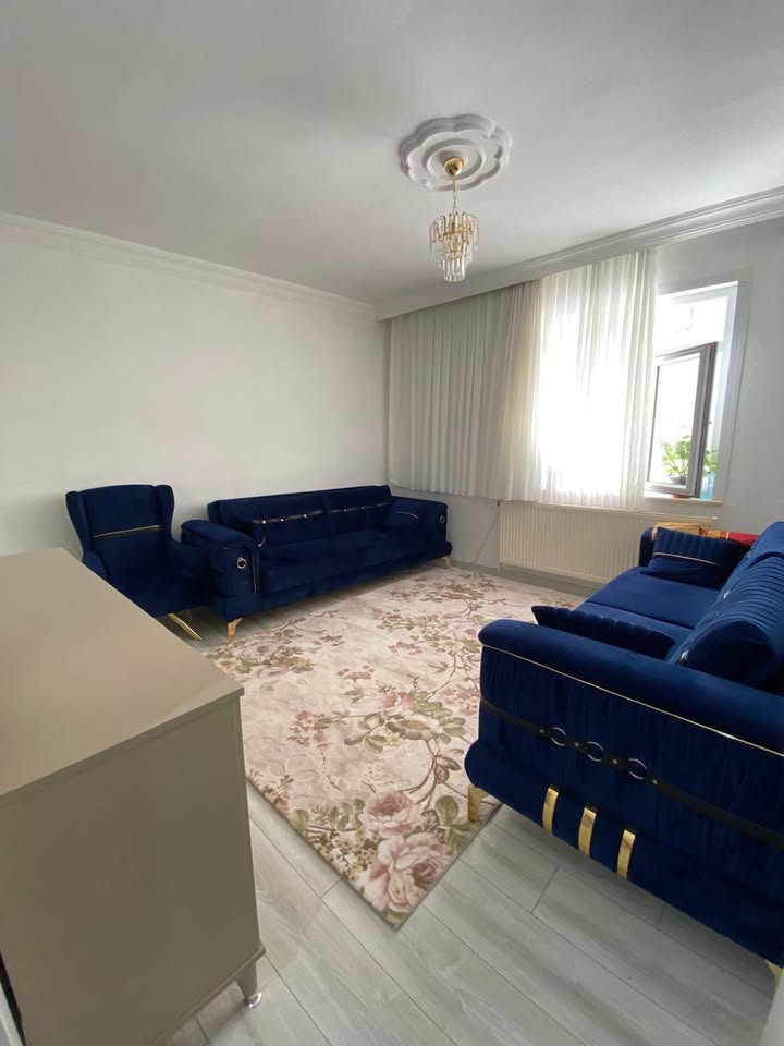 CUMARTESİ PAZARI CİVARI SATILIK FIRSAT DAİRE  YÜKSEK GİRİŞ 1.KAT  2+1 GENİŞ  FERAH