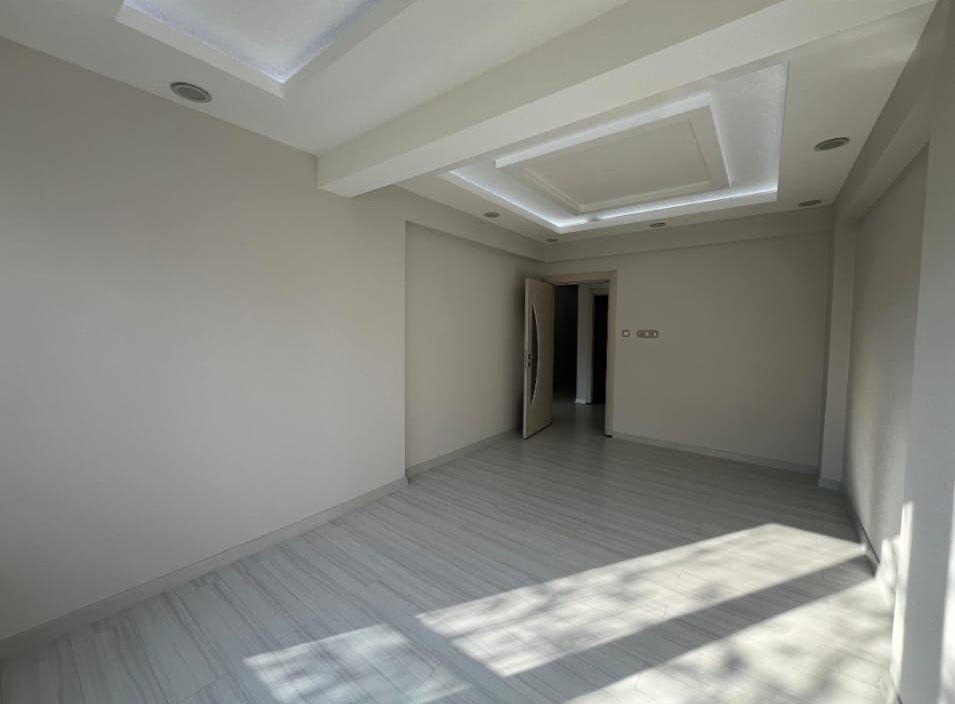 ÖĞRETMEN EVİ CİVARI 3+1 190M2 SATILIK DAİRE