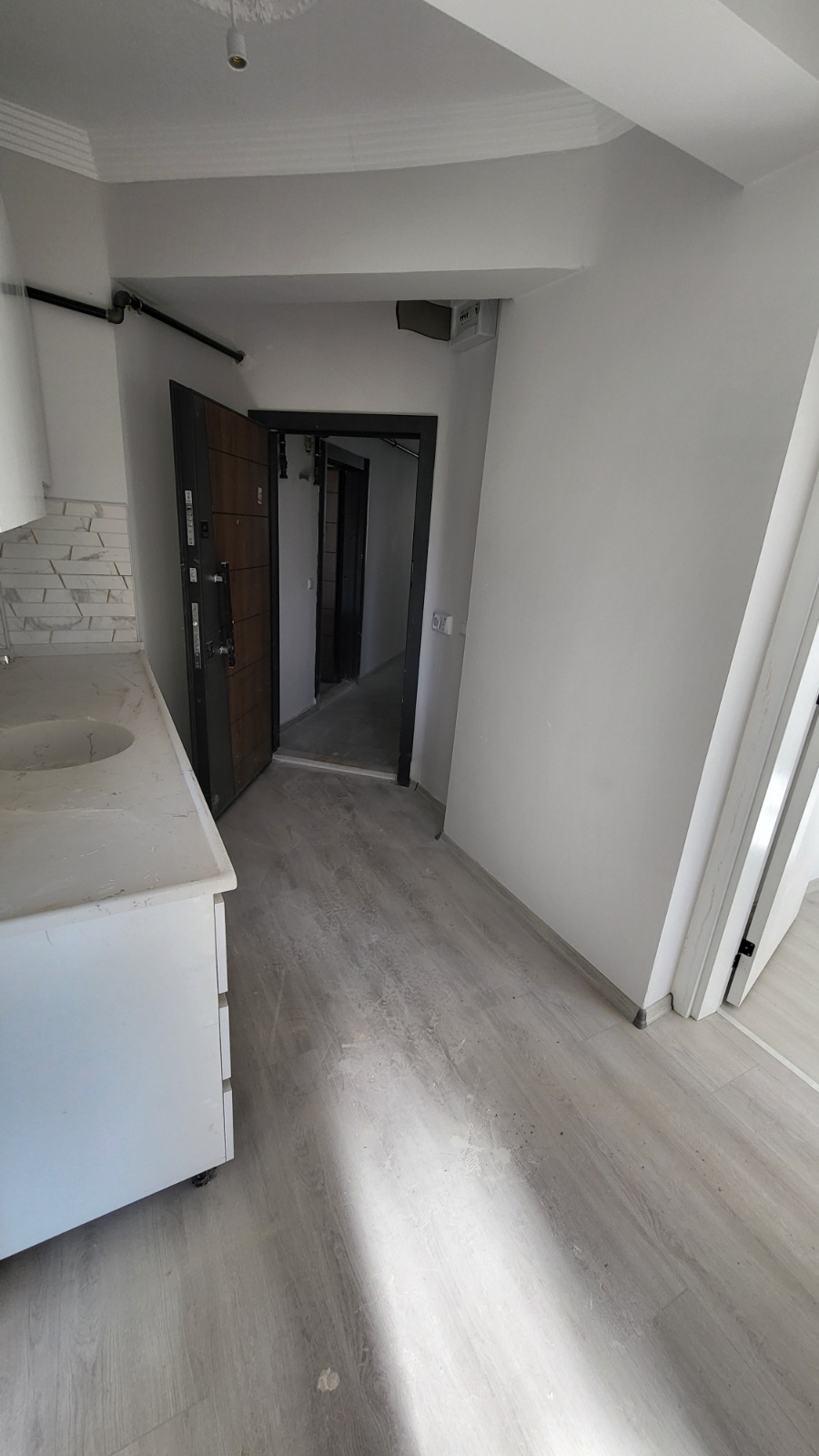 TABDUK EMRE MAHALLESİNDE  APART  1+1 BALKONLU  BAGIMSIZ MUTFAK