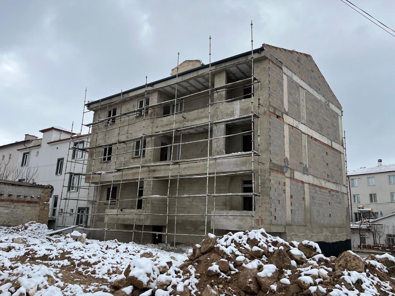 YENİ MAHALLEDE  1+1   NET 46 M2 YERDEN ISITMA GENİŞ BÜYÜK BALKON ORTAK GARAJ
