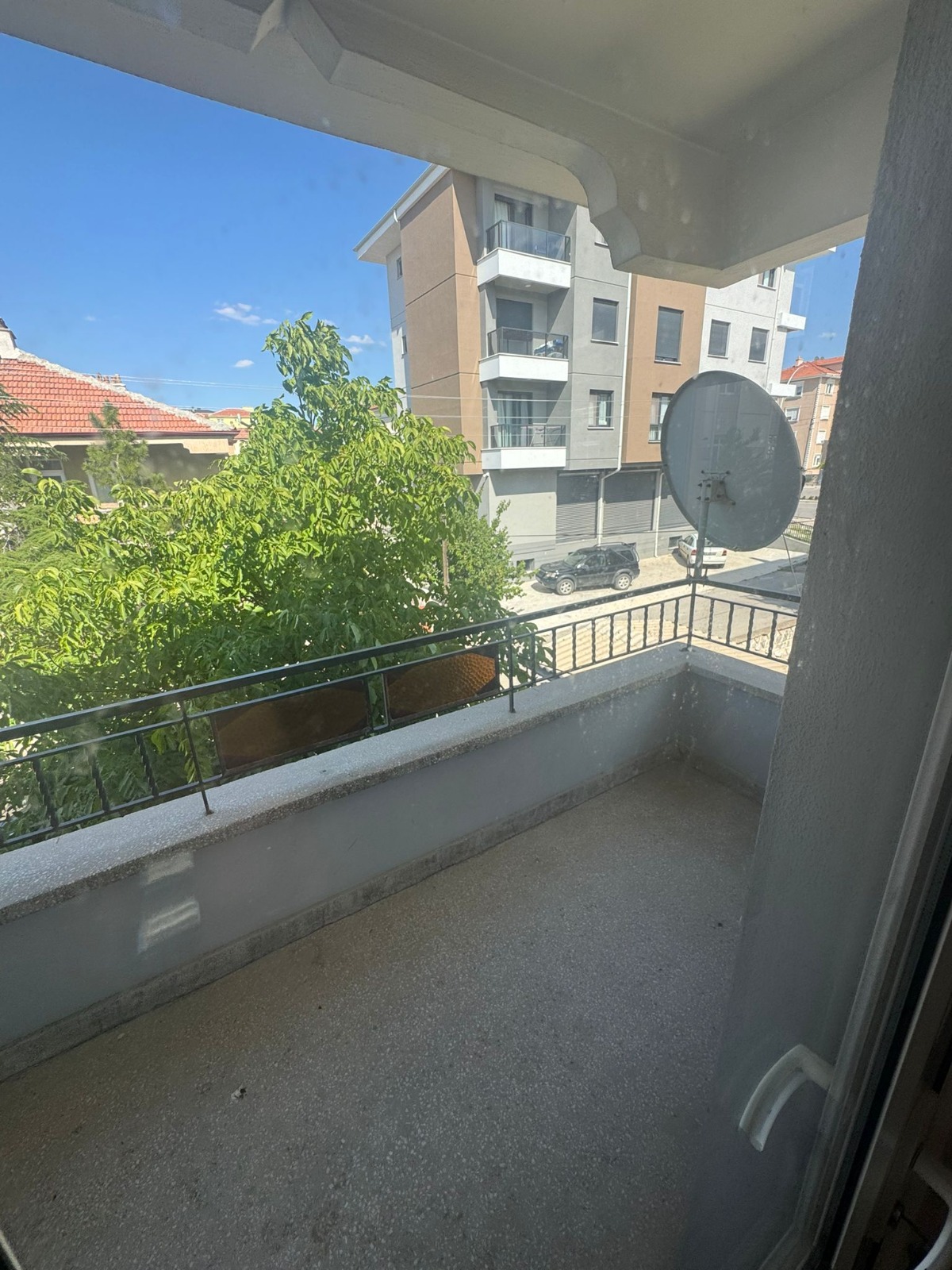 ZİYA GÖKALP MAHALLESİNDE  3+1   BAHÇELİ  2 KATLININ 2 KATI  2 BALKONLU
