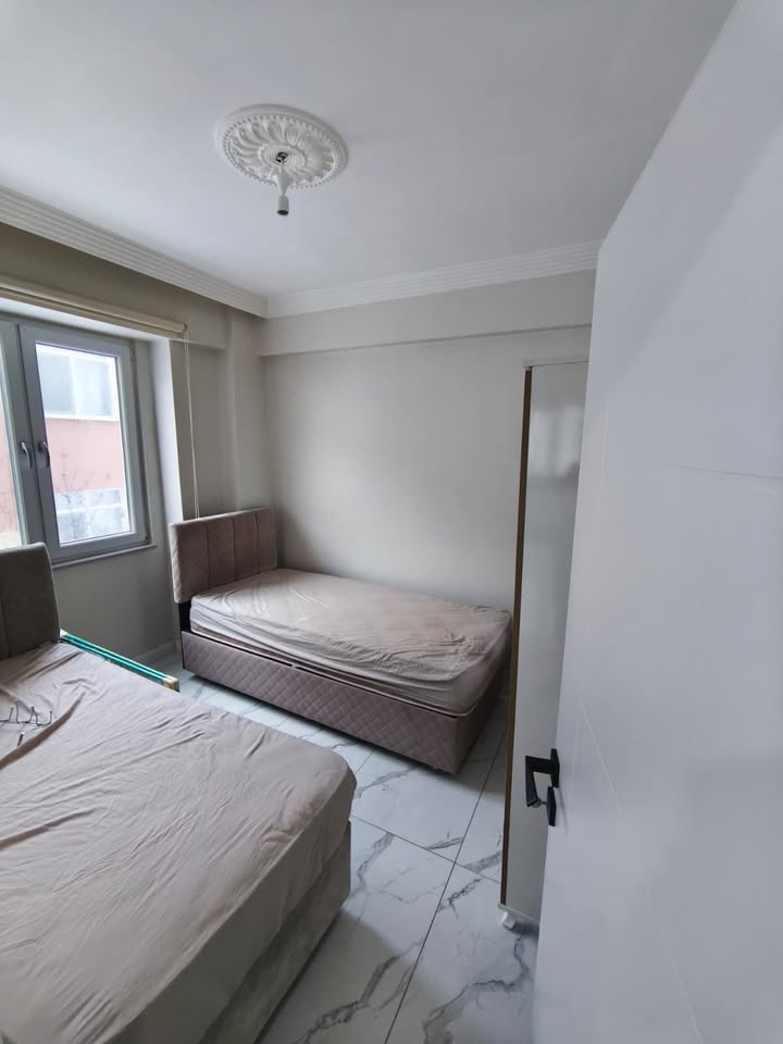 TABDUK EMRE MAHALLESİNDE  1+1   BAGIMSIZ MUTFAKLI