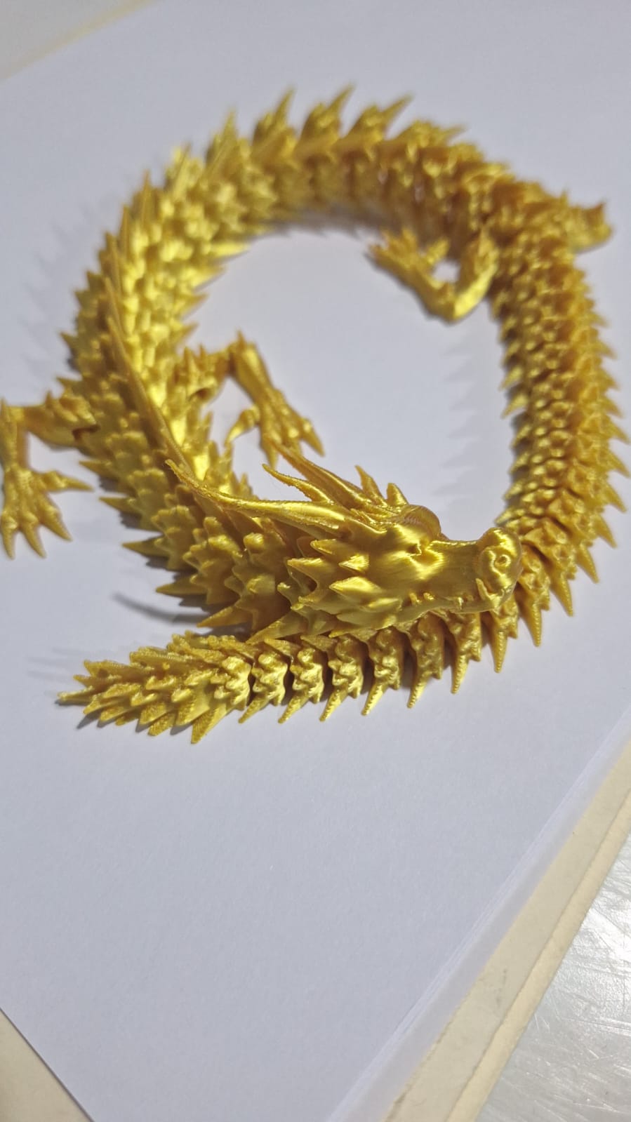 Dragón Dorado Decorativo