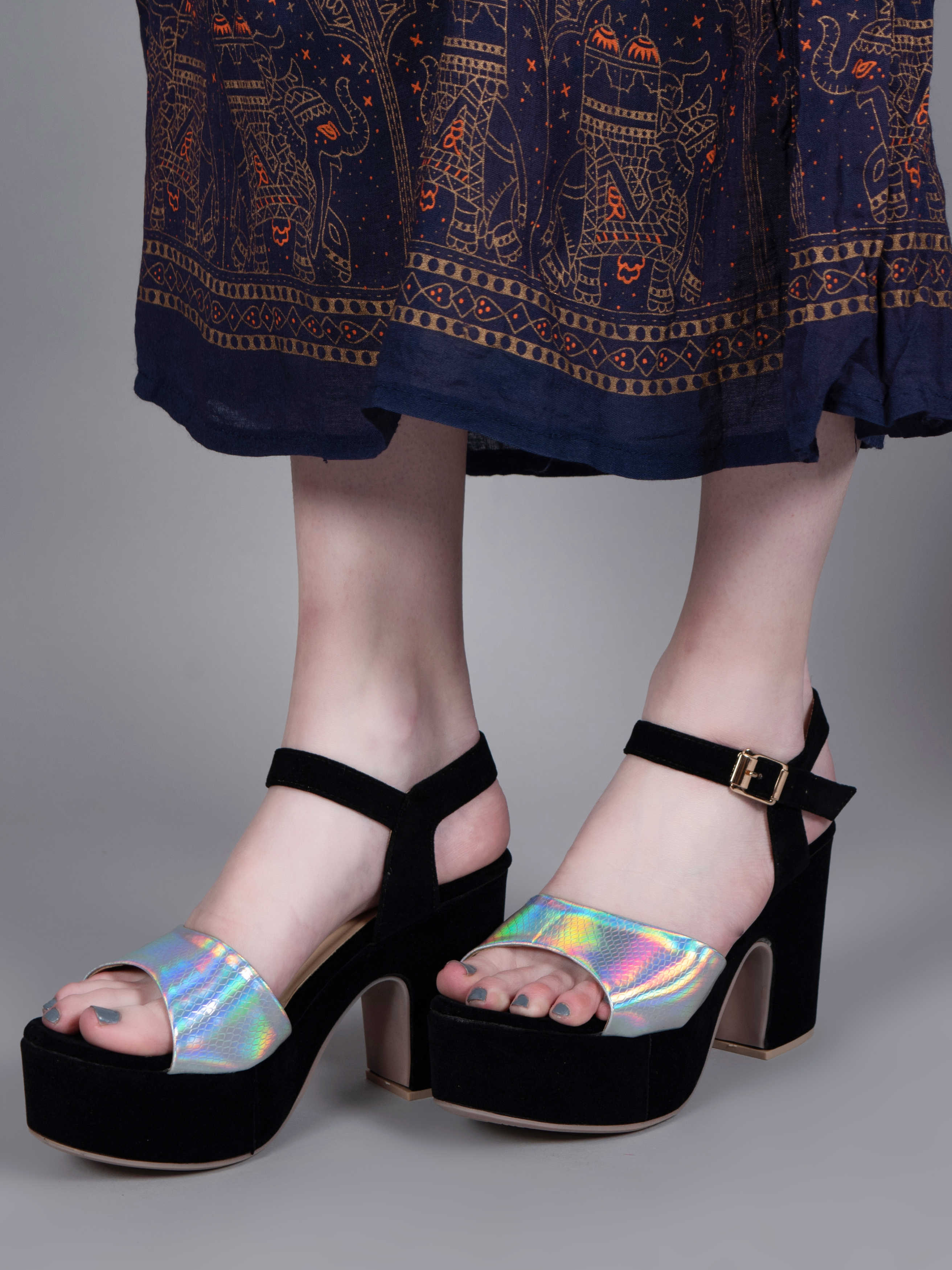 Signora108 Holographic Silver