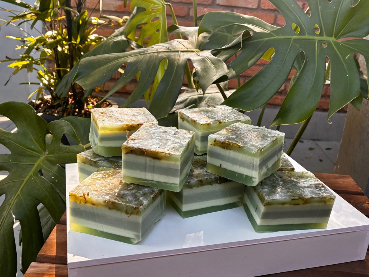 Sabonete Artesanal Alecrim com sal grosso - 130g