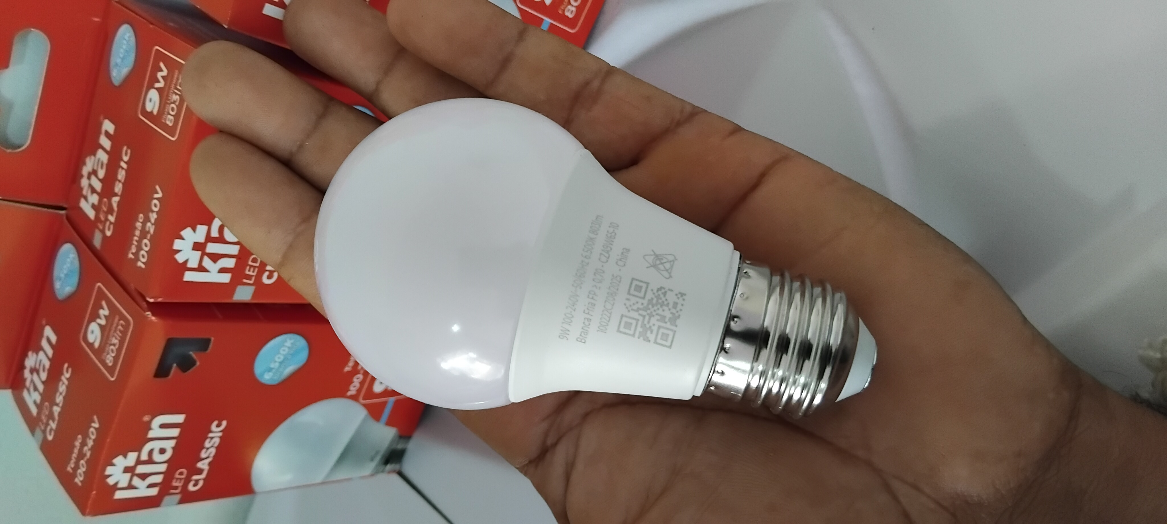Kian LED Classic Bulb 9W