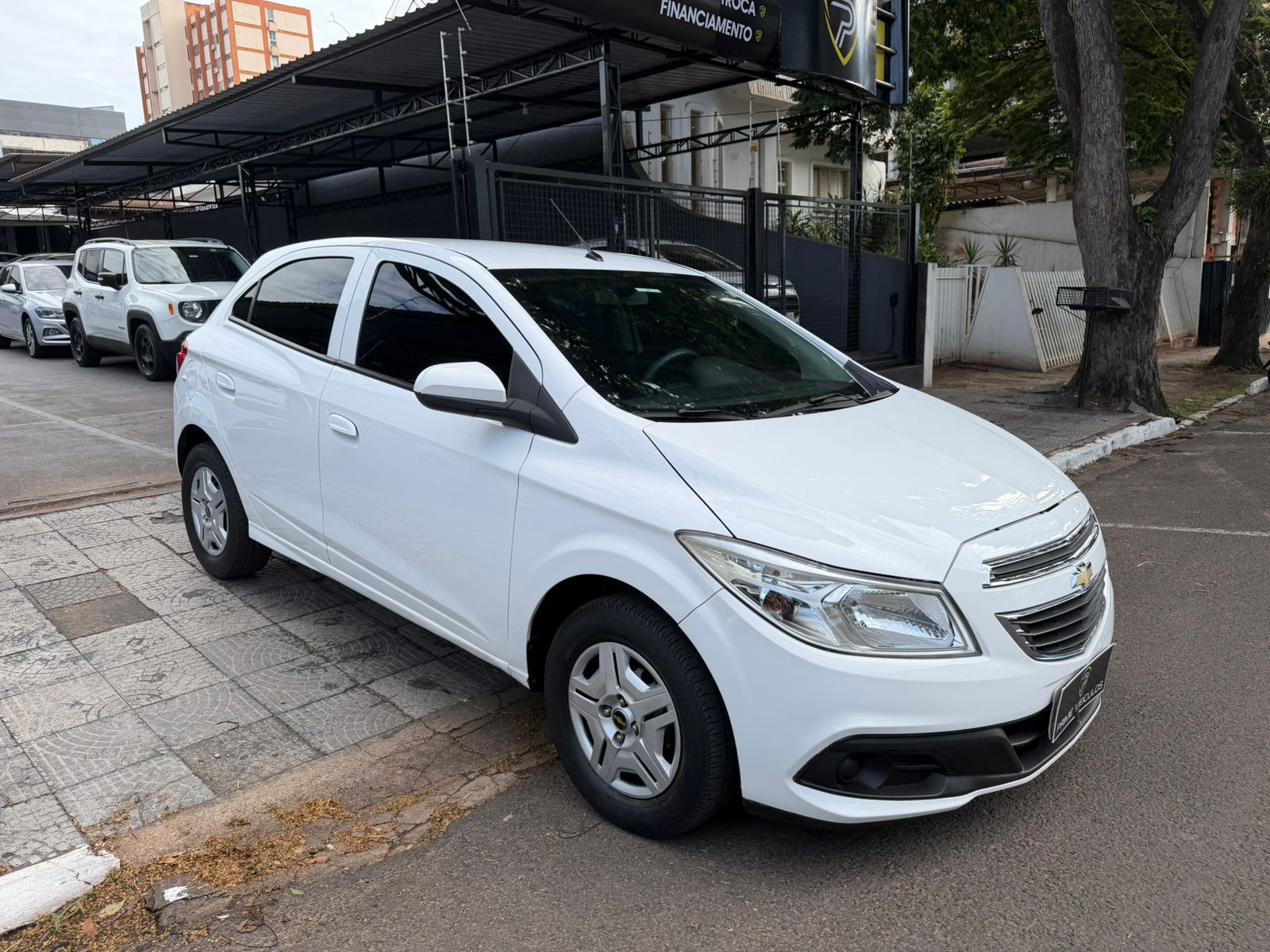 Chevrolet Onix 1.4 LT 2014