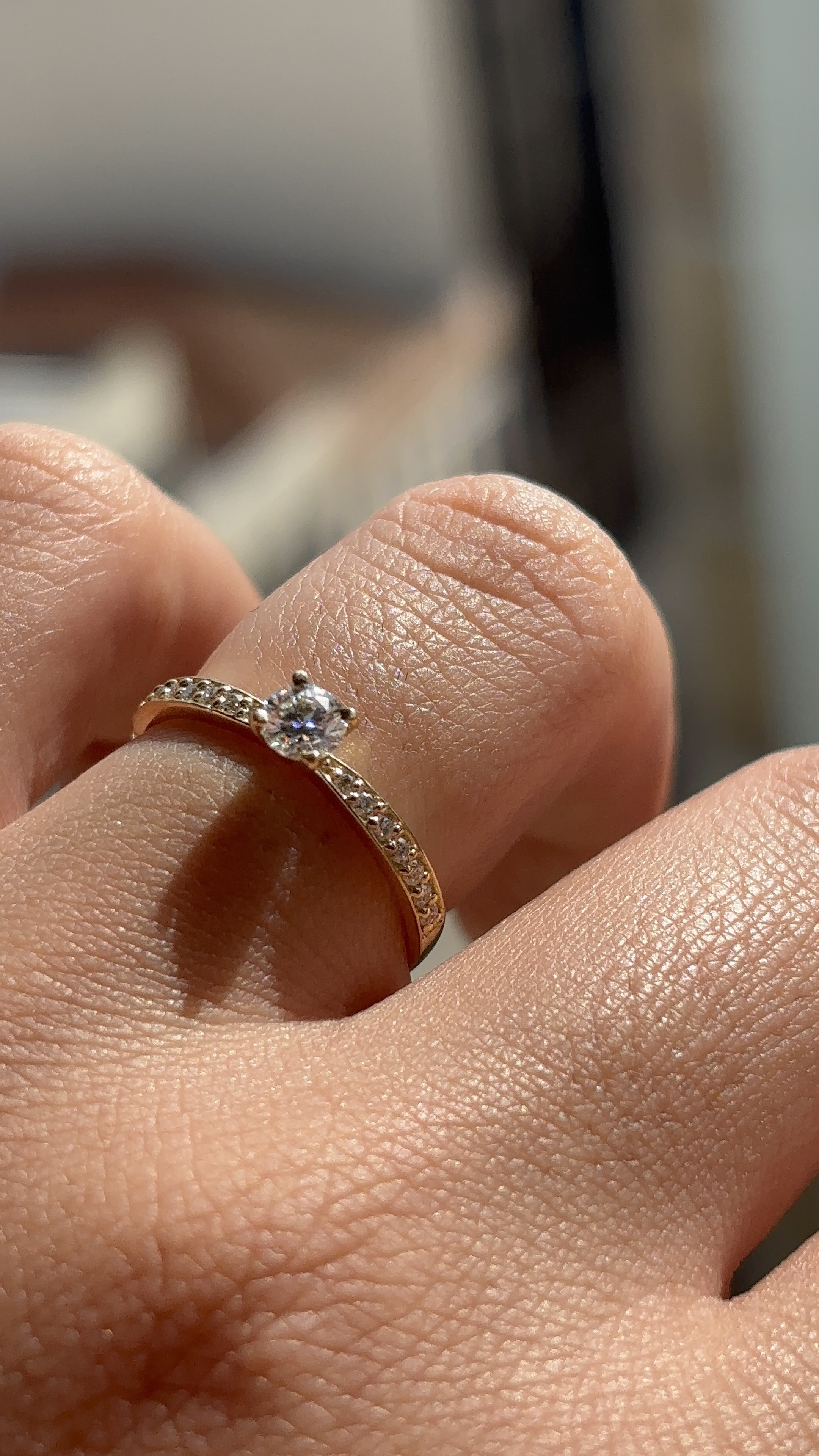 Anel Solitário ouro amarelo 18k