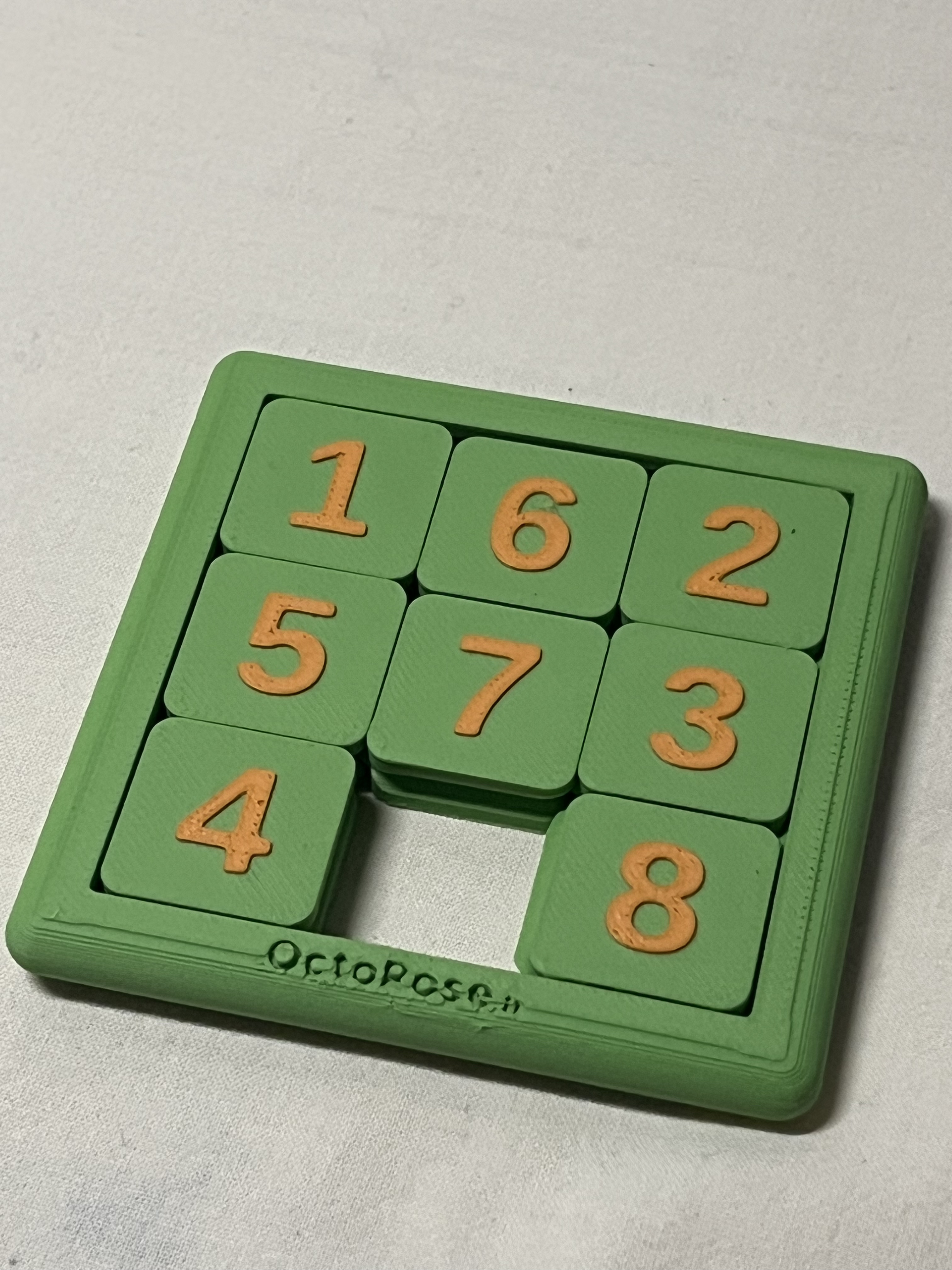 Puzzle de chiffres coulissants 