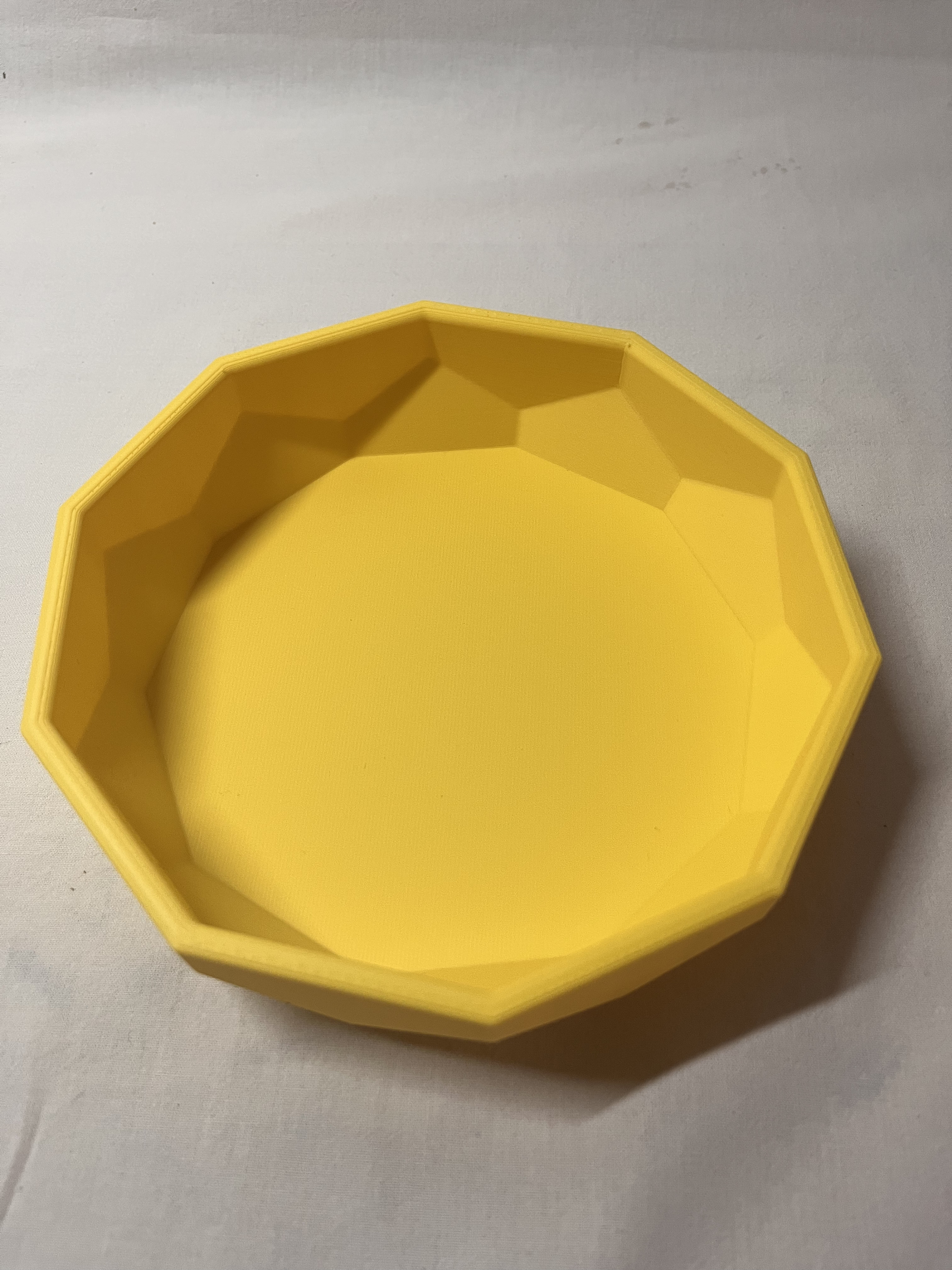 Bol géométrique jaune