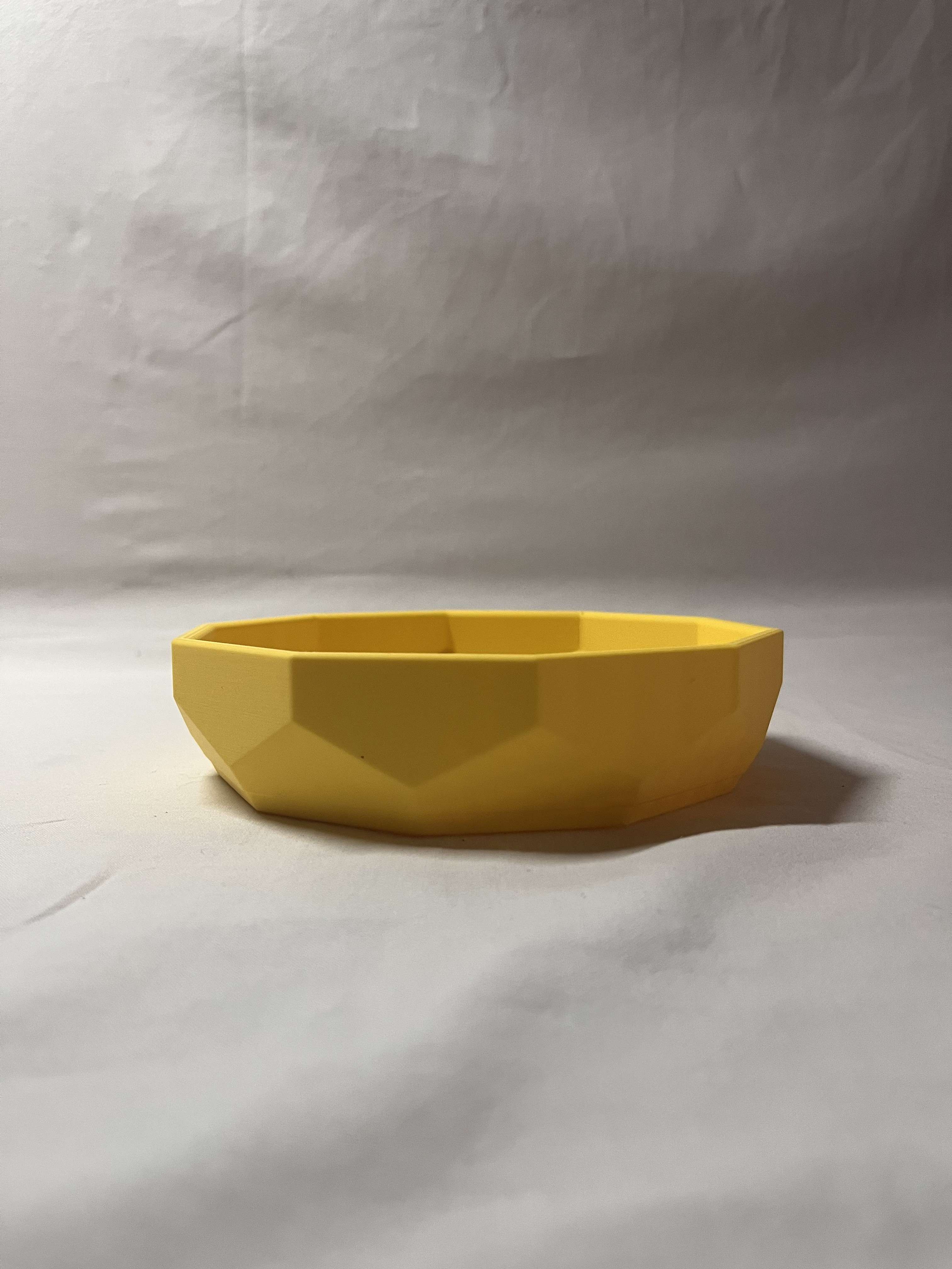 Bol géométrique jaune