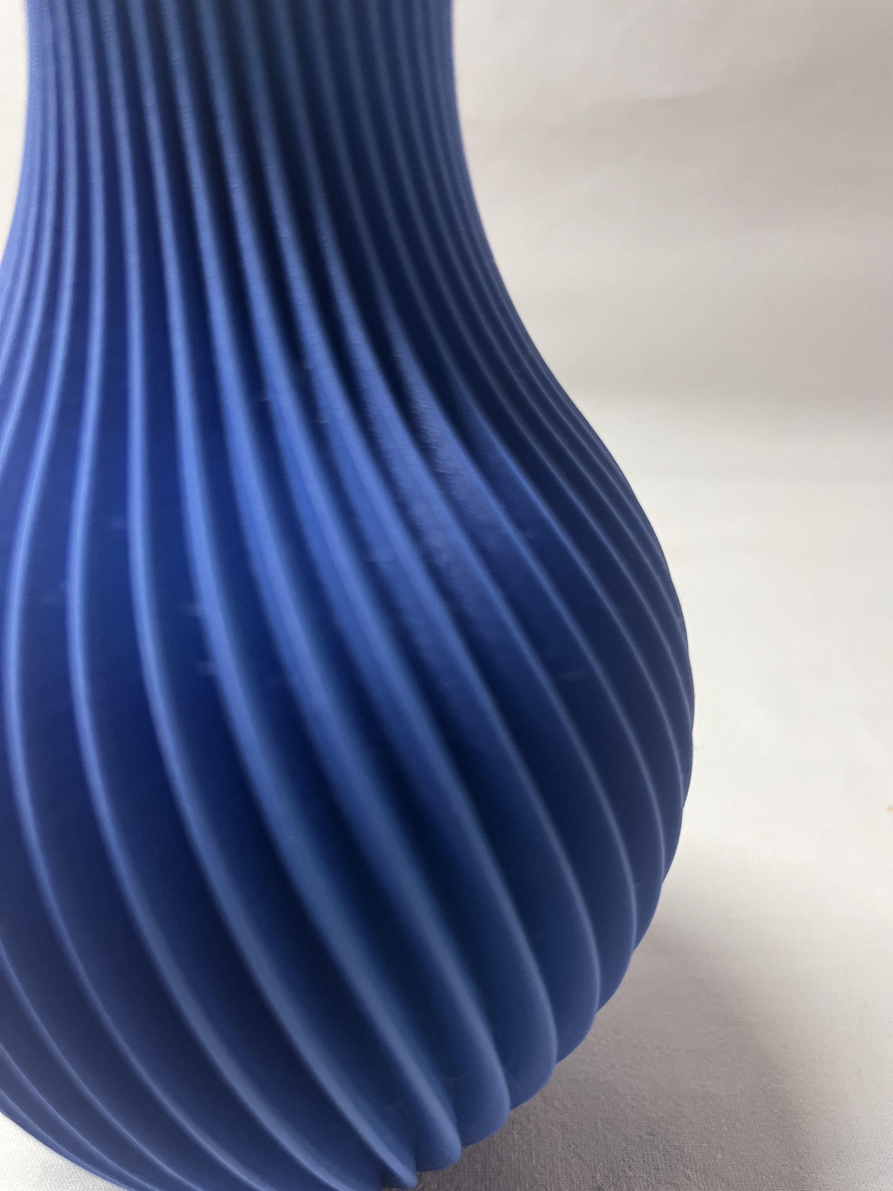 Vase bleu moderne