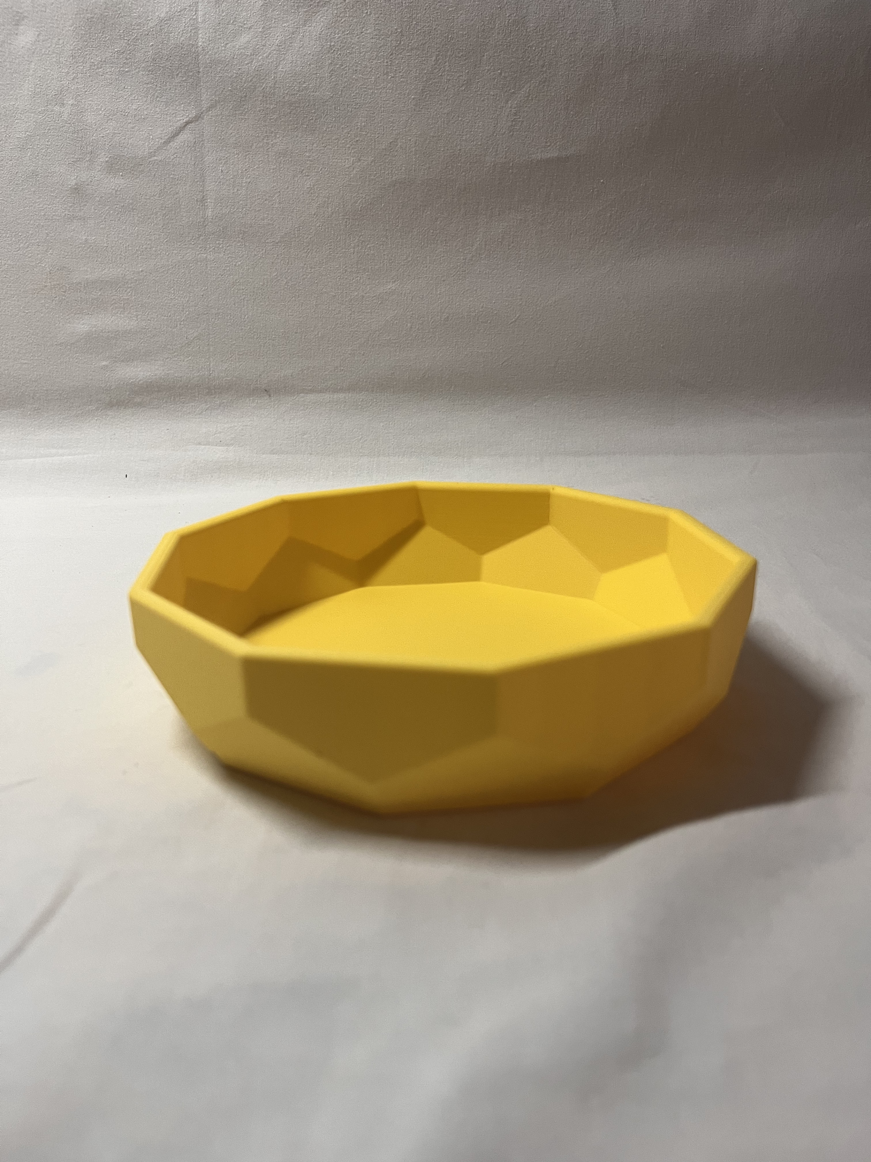 Bol géométrique jaune