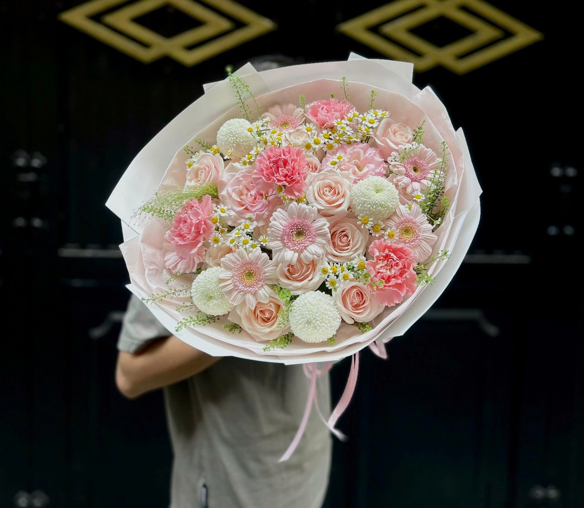 Bó hoa hồng pastel mix nhiều hoa