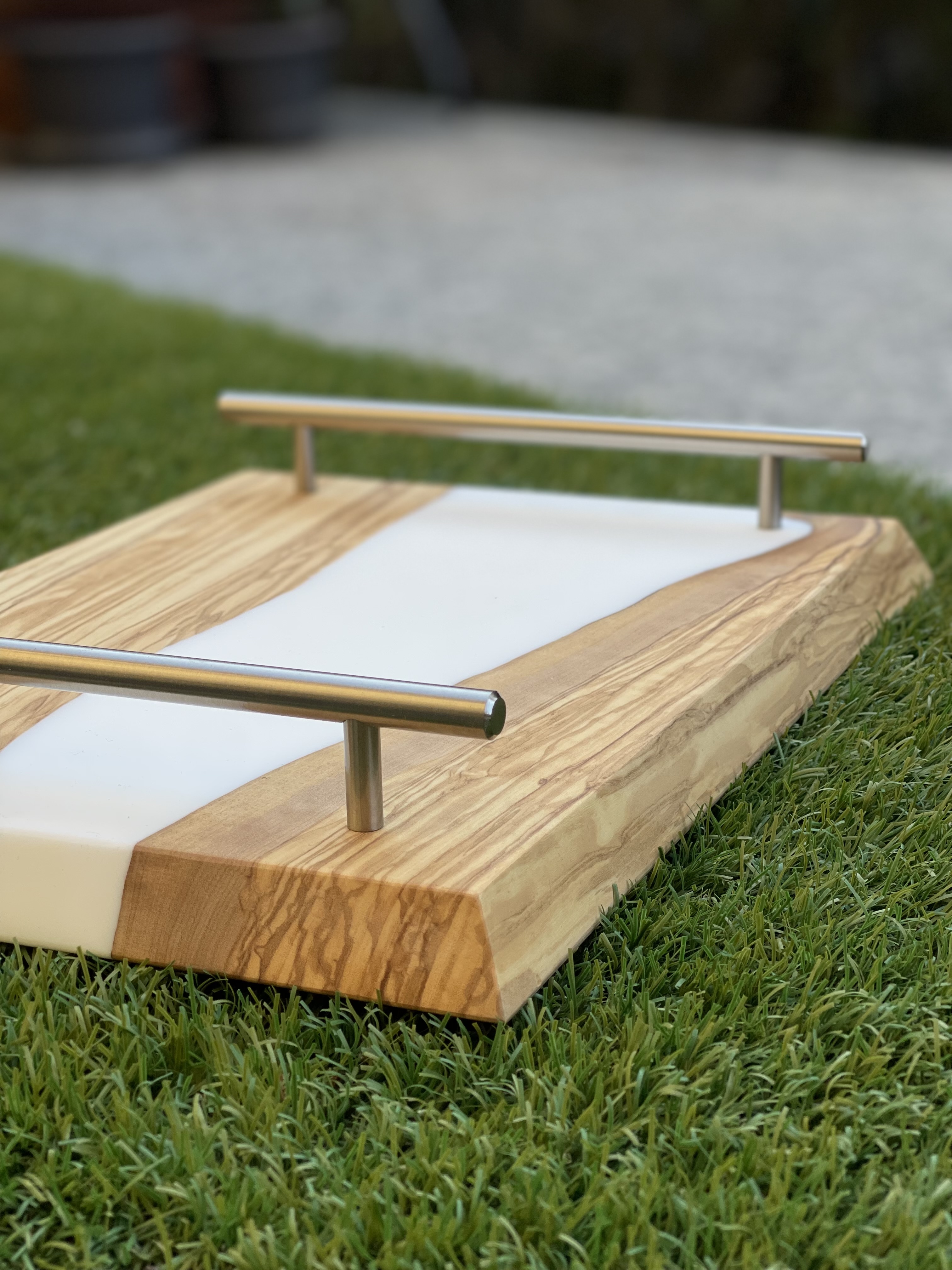 Vassoio in legno e resina