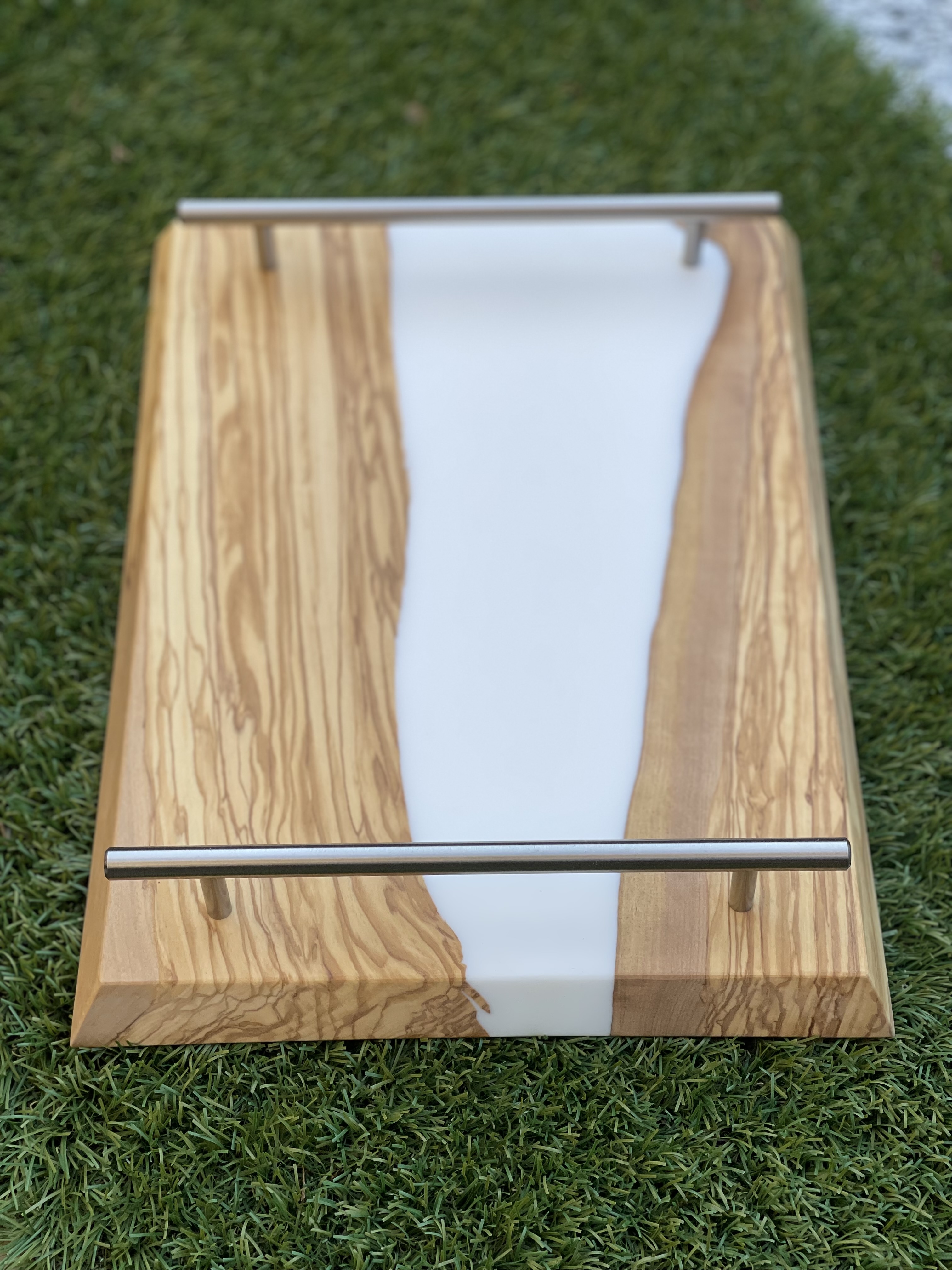 Vassoio in legno e resina