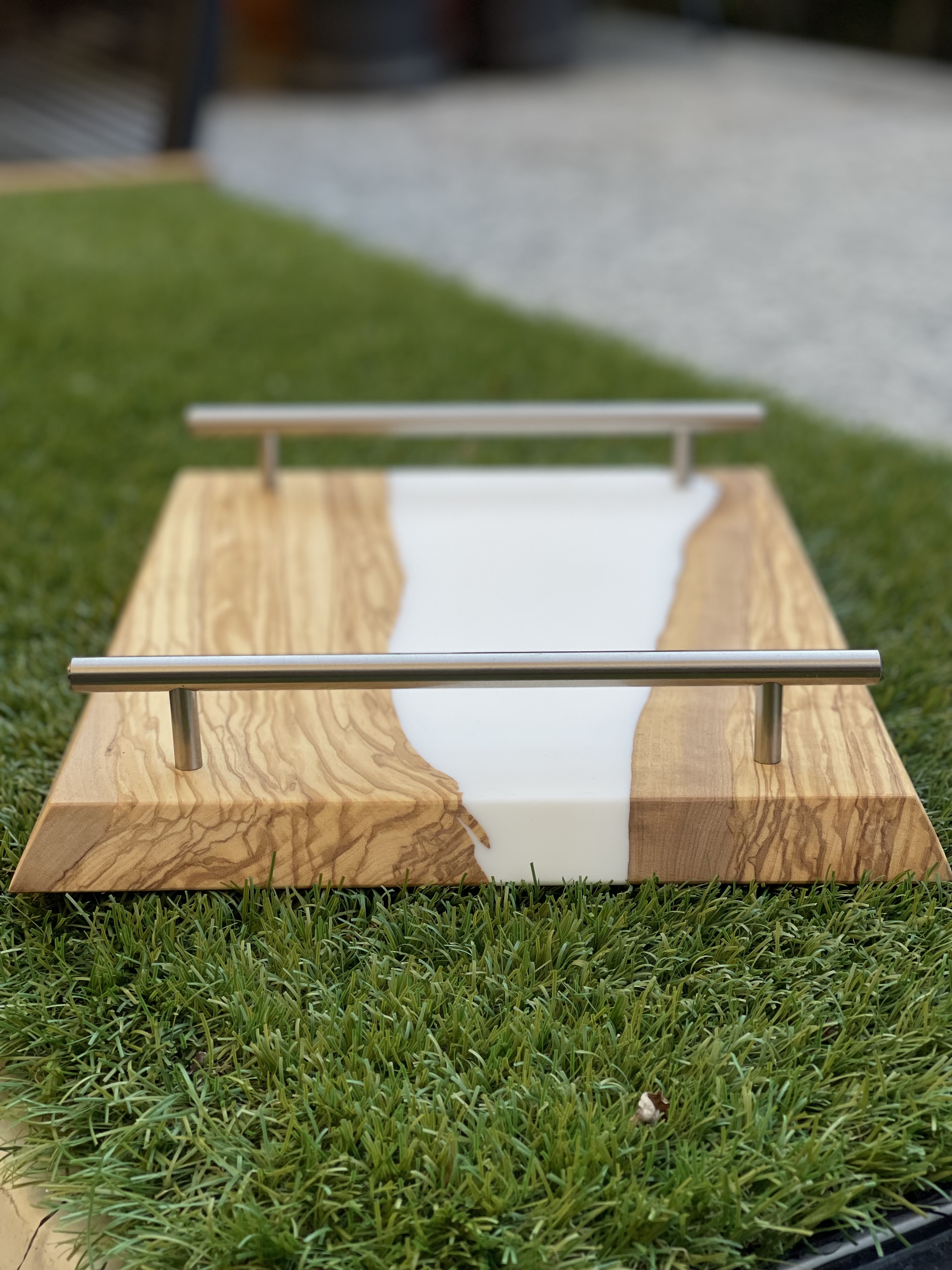 Vassoio in legno e resina