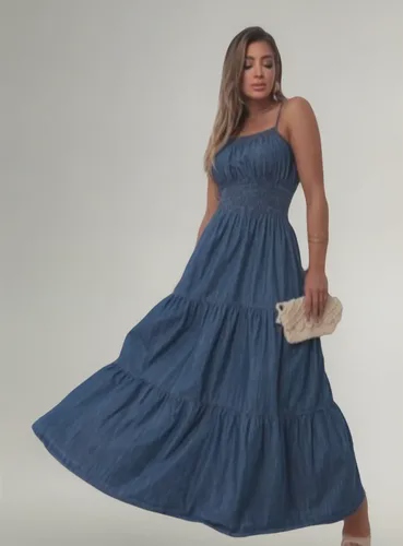 Vestido Jeans Longo com Alça e Fenda Lateral