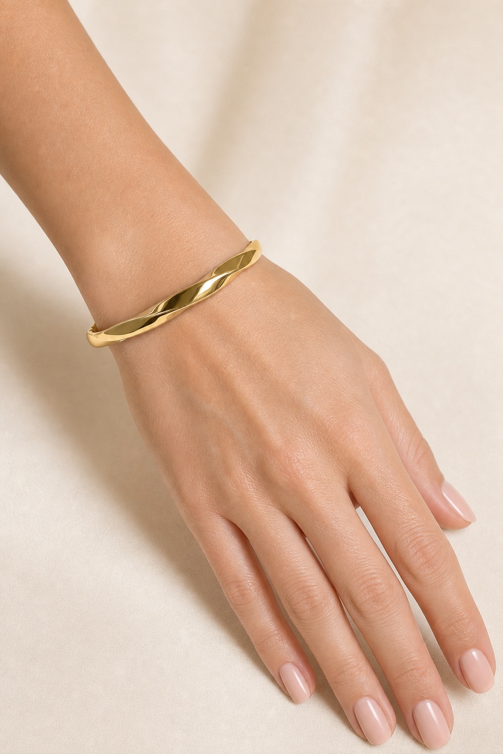 18K Graziella Air Gold Wave Bangle