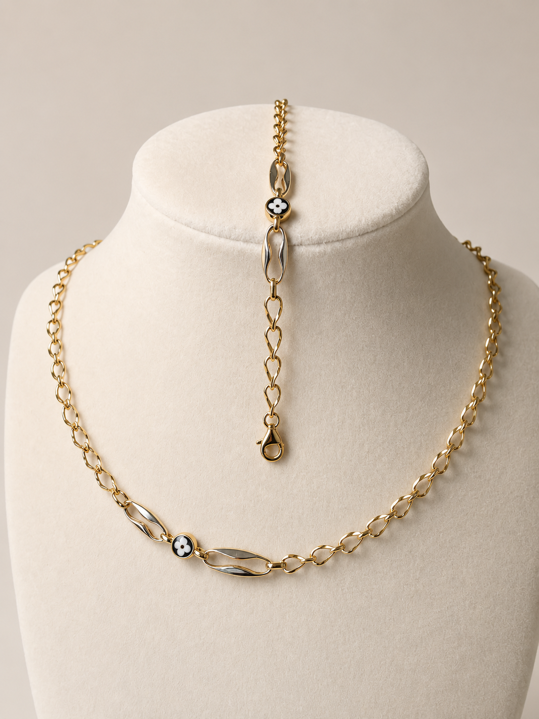 18K Italian Gold Tiny Flower Necklace & Bracelet Set