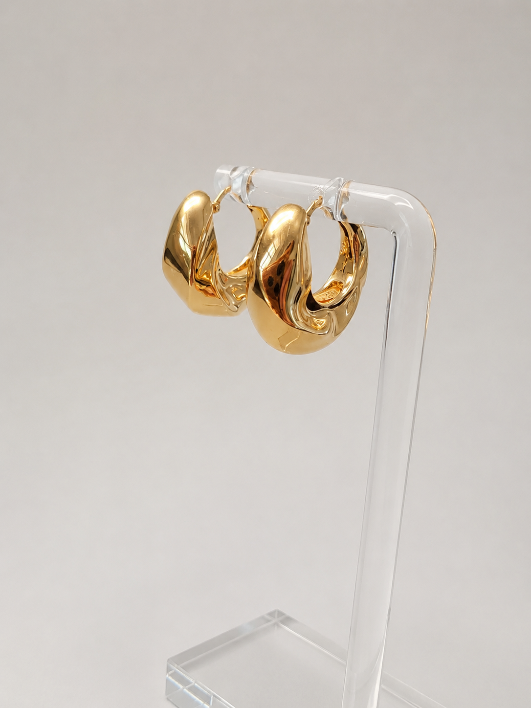 18K Graziella Wave Gold Hoop Earrings