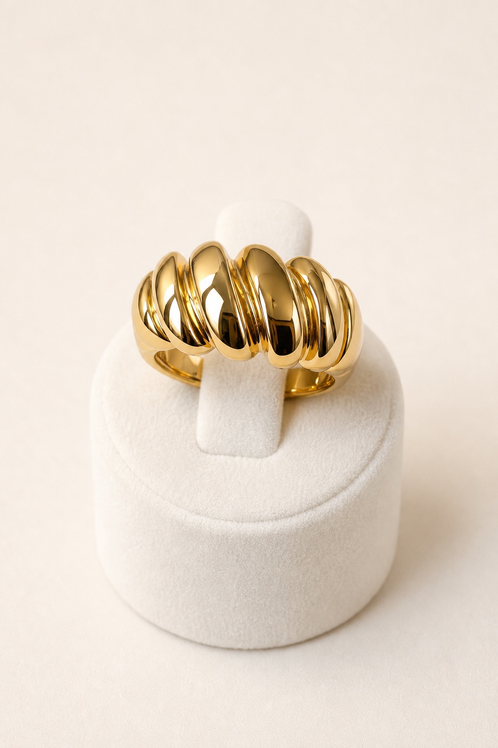 18K Graziella Air Twist Ring