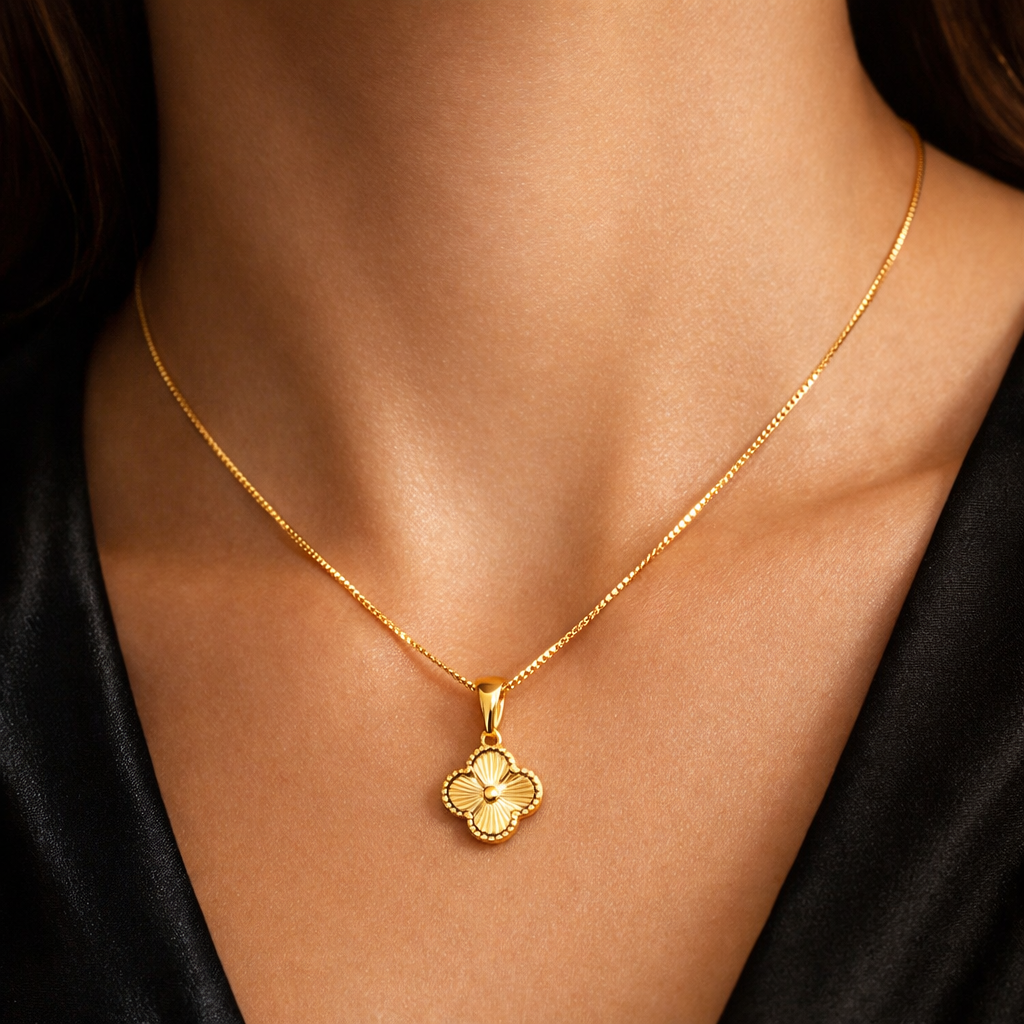 18kt high polishg gold necklace