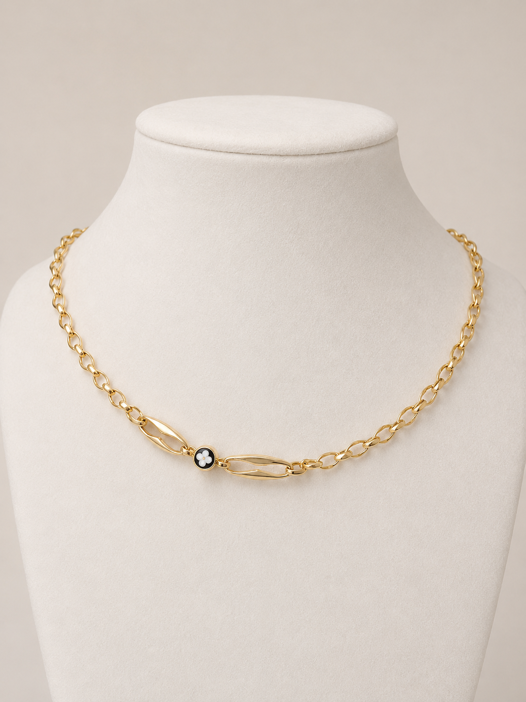 18K Italian Gold Tiny Flower Necklace