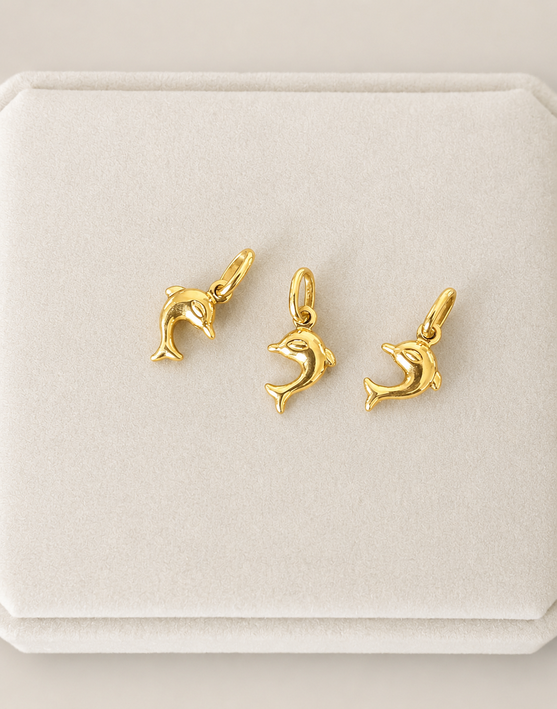 18K Gold Dolphin Pendant