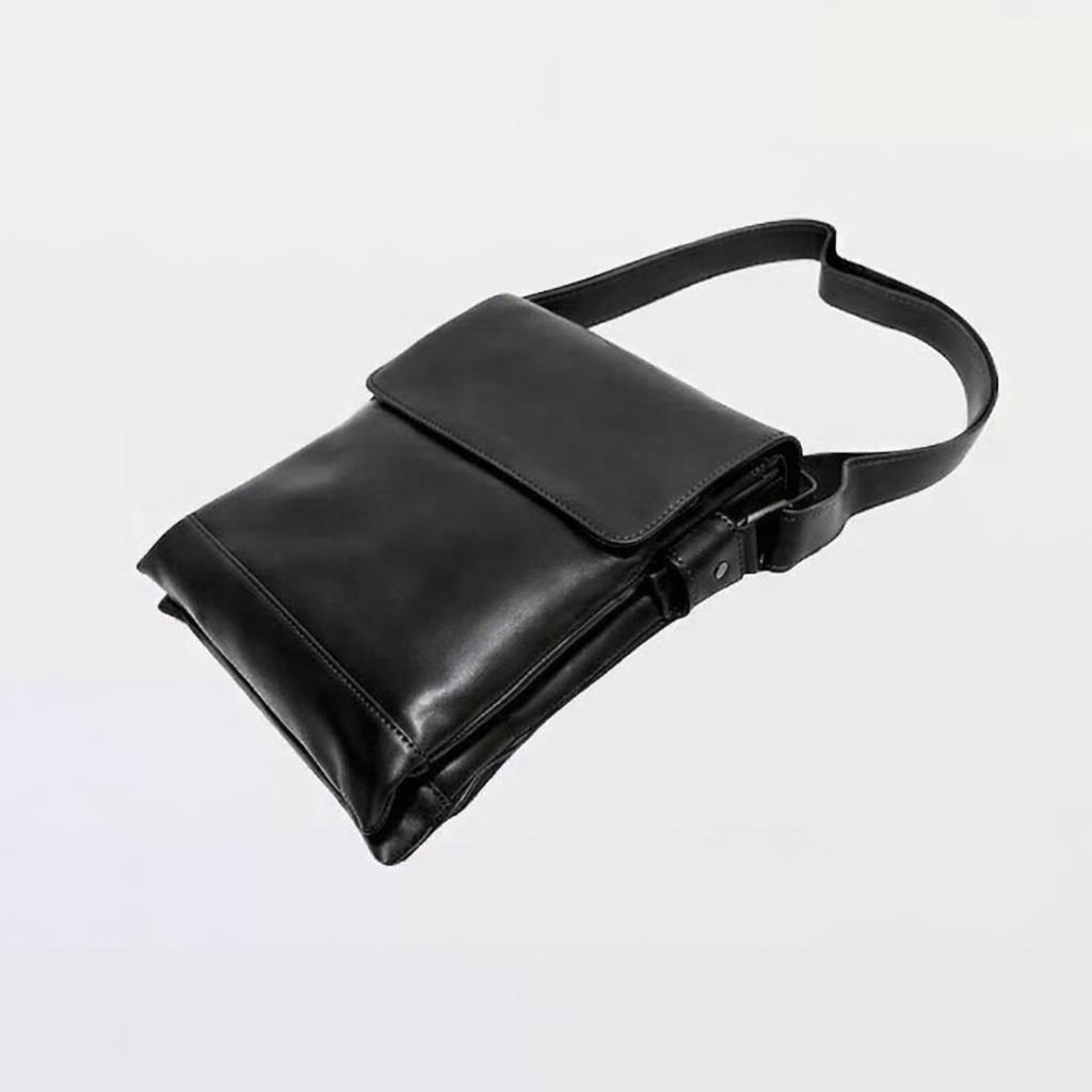 Tas Selempang Kulit Hitam