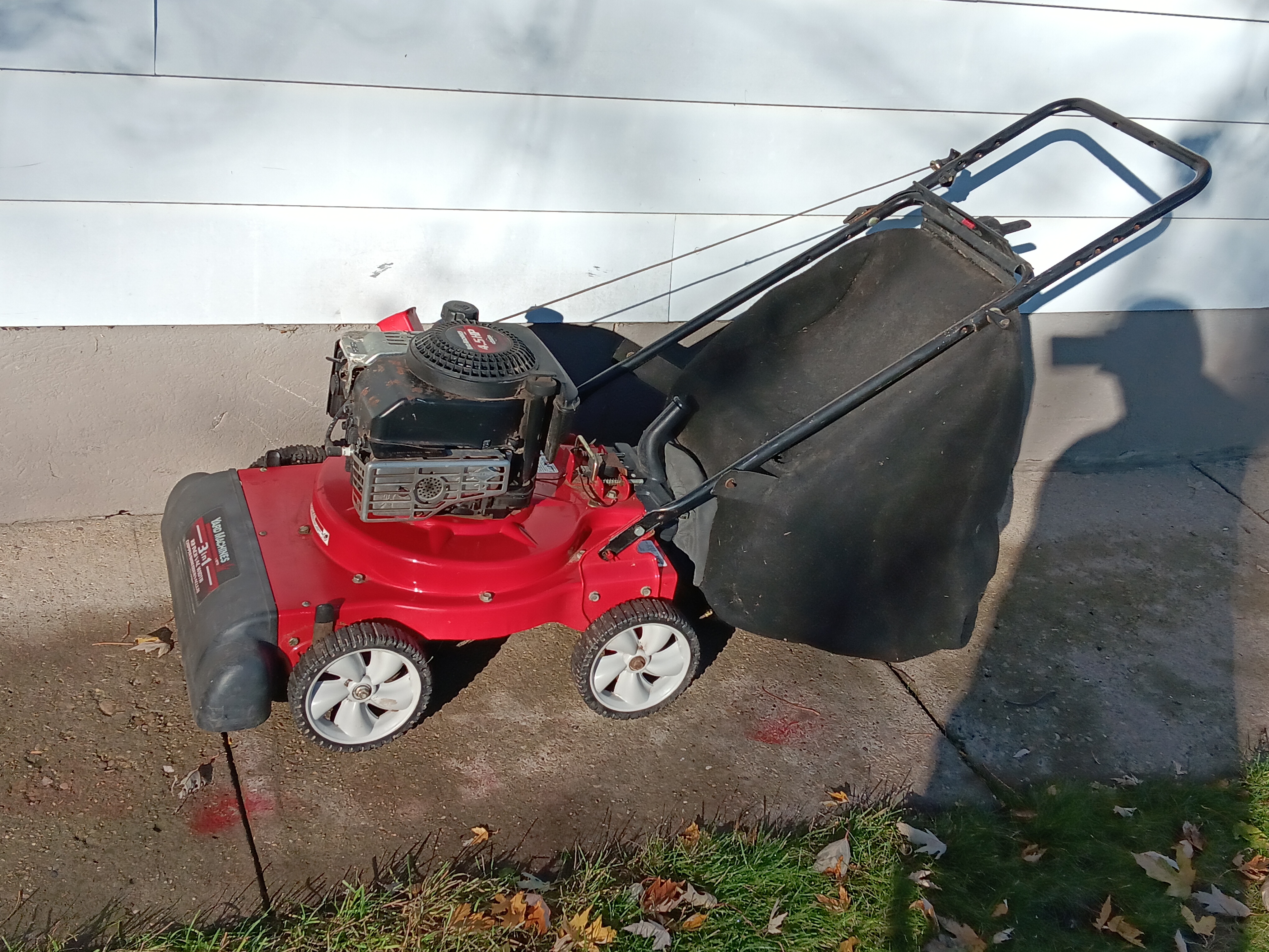 Yard Machine Chipper/Vac