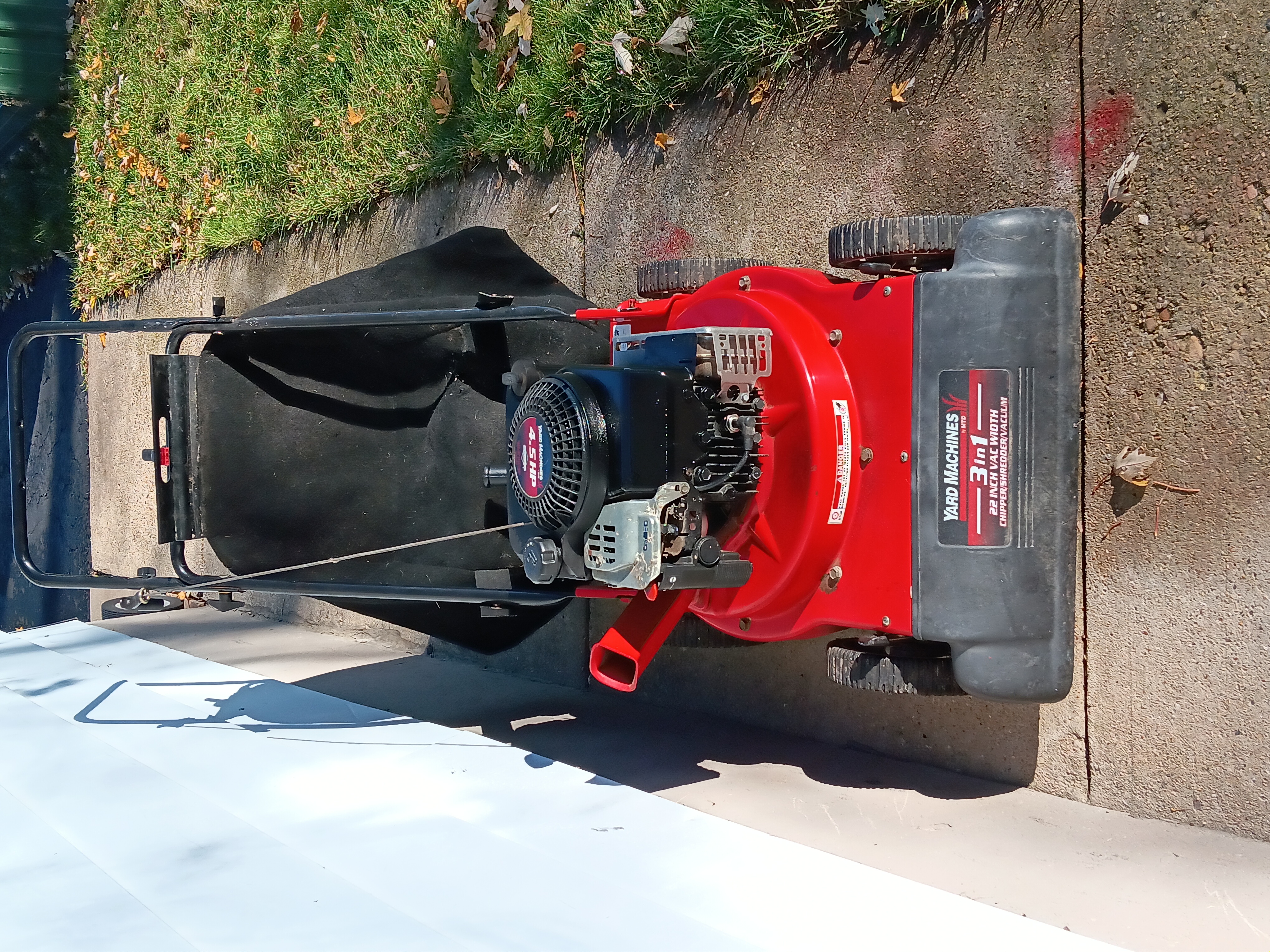 Yard Machine Chipper/Vac