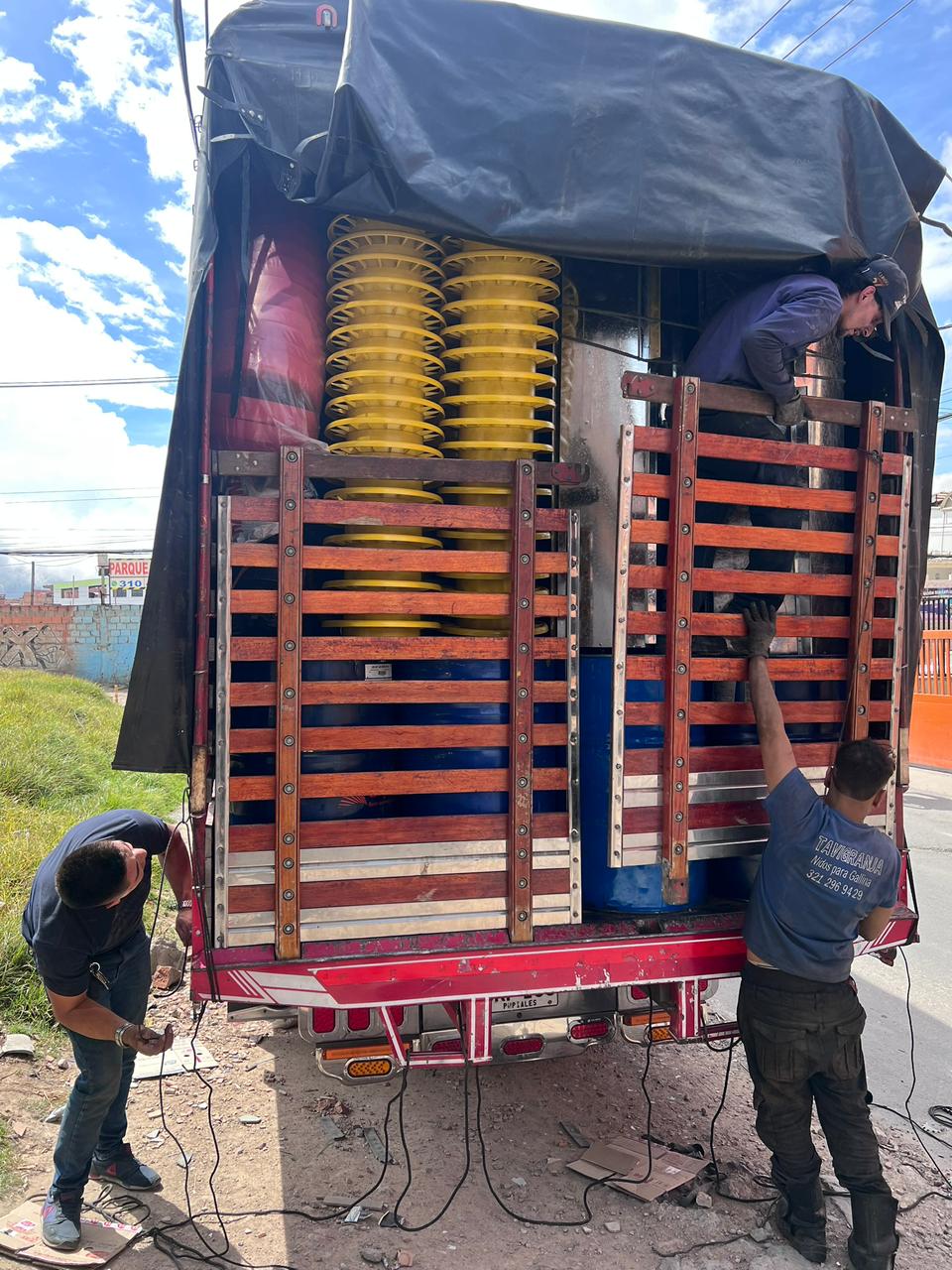 Servicio de montaje de nidos directamente en tu finca 🐔🔧