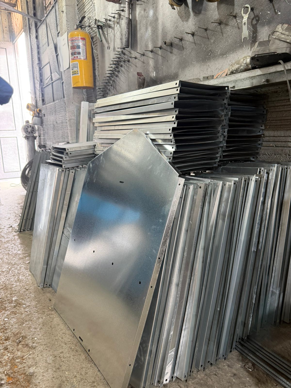 Servicio de montaje de nidos directamente en tu finca 🐔🔧