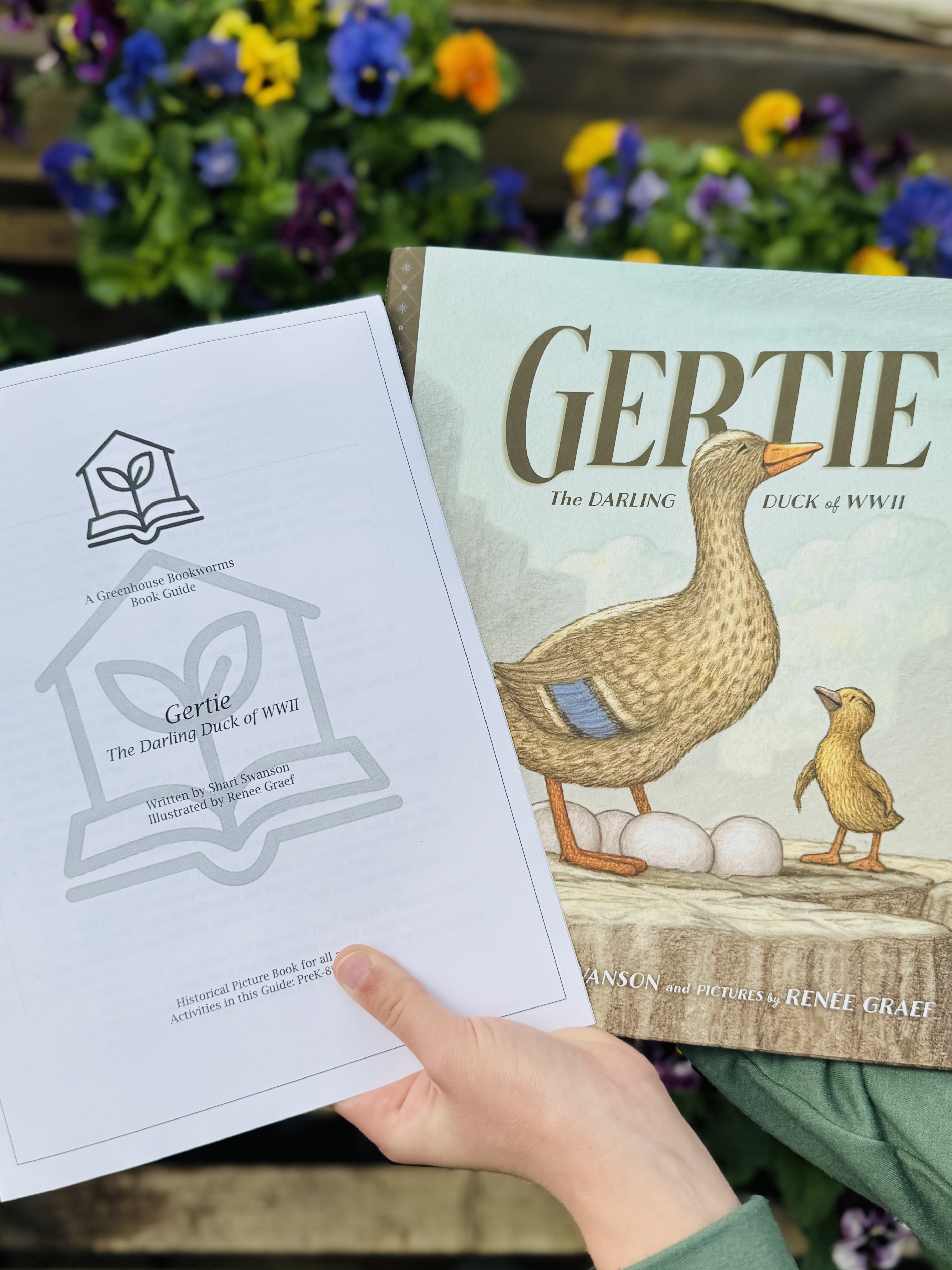 Book Guide: Gertie, The Darling Duck of WWII