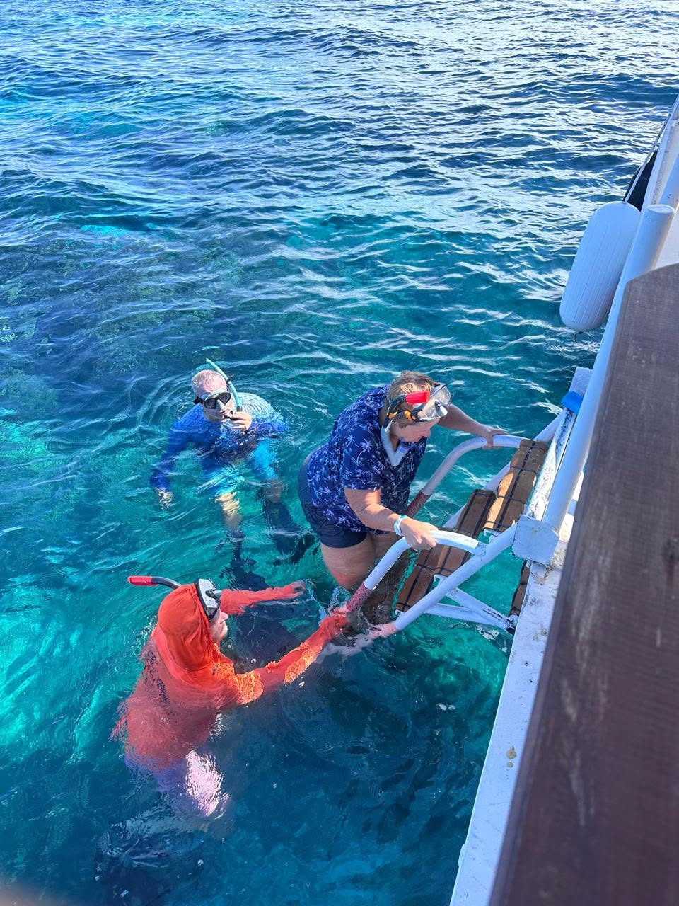 17+ Tiki Boat: Snorkel & Local Lunch with Full Open Bar