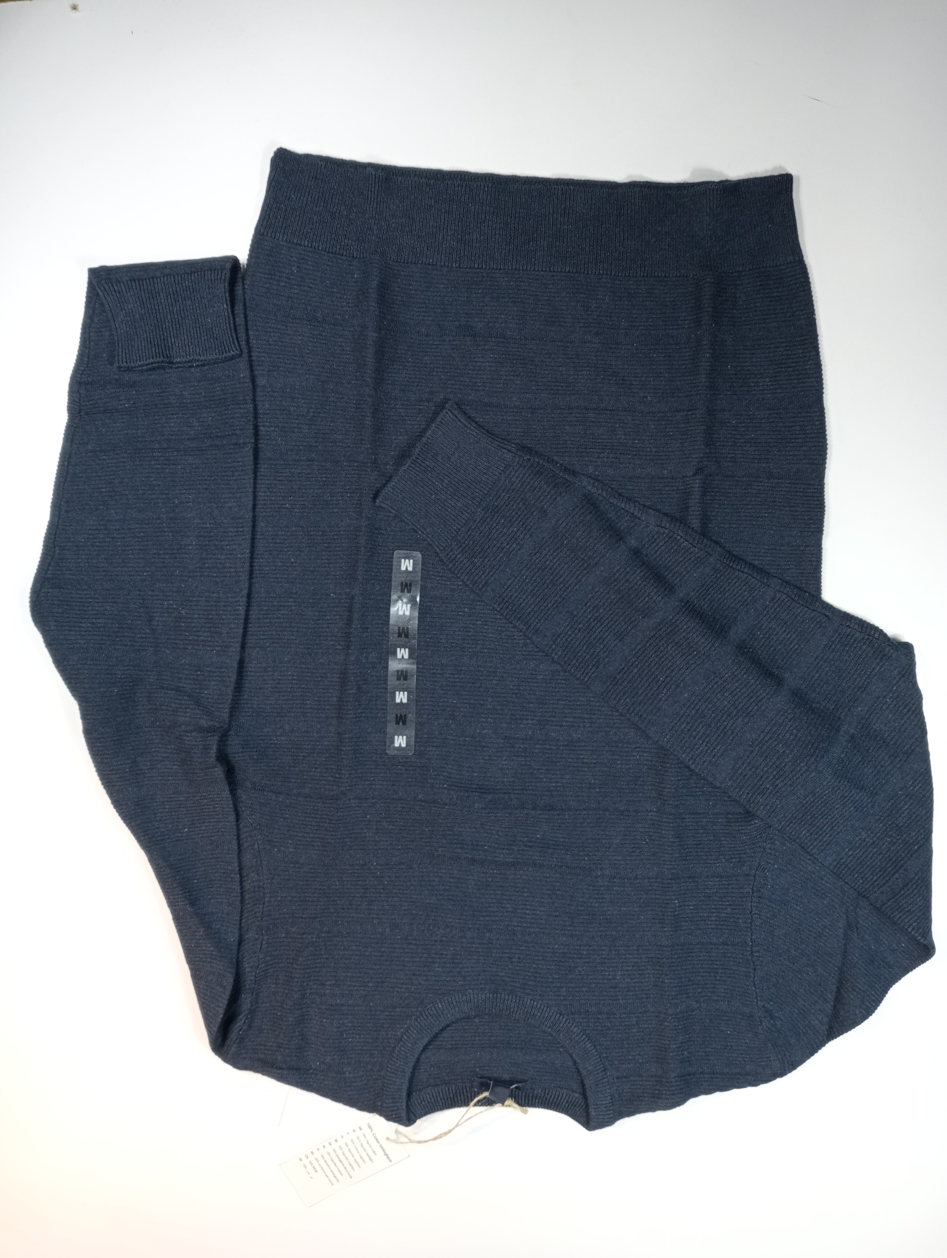 Pull en laine bleu foncé