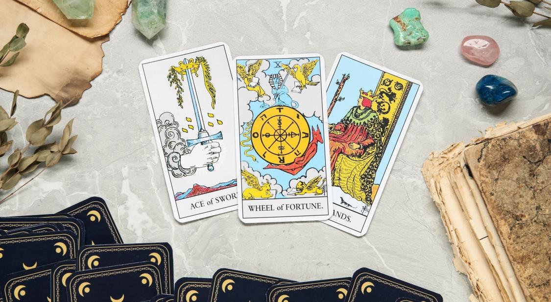 타로 리딩 $40 / 50 Min = Premium