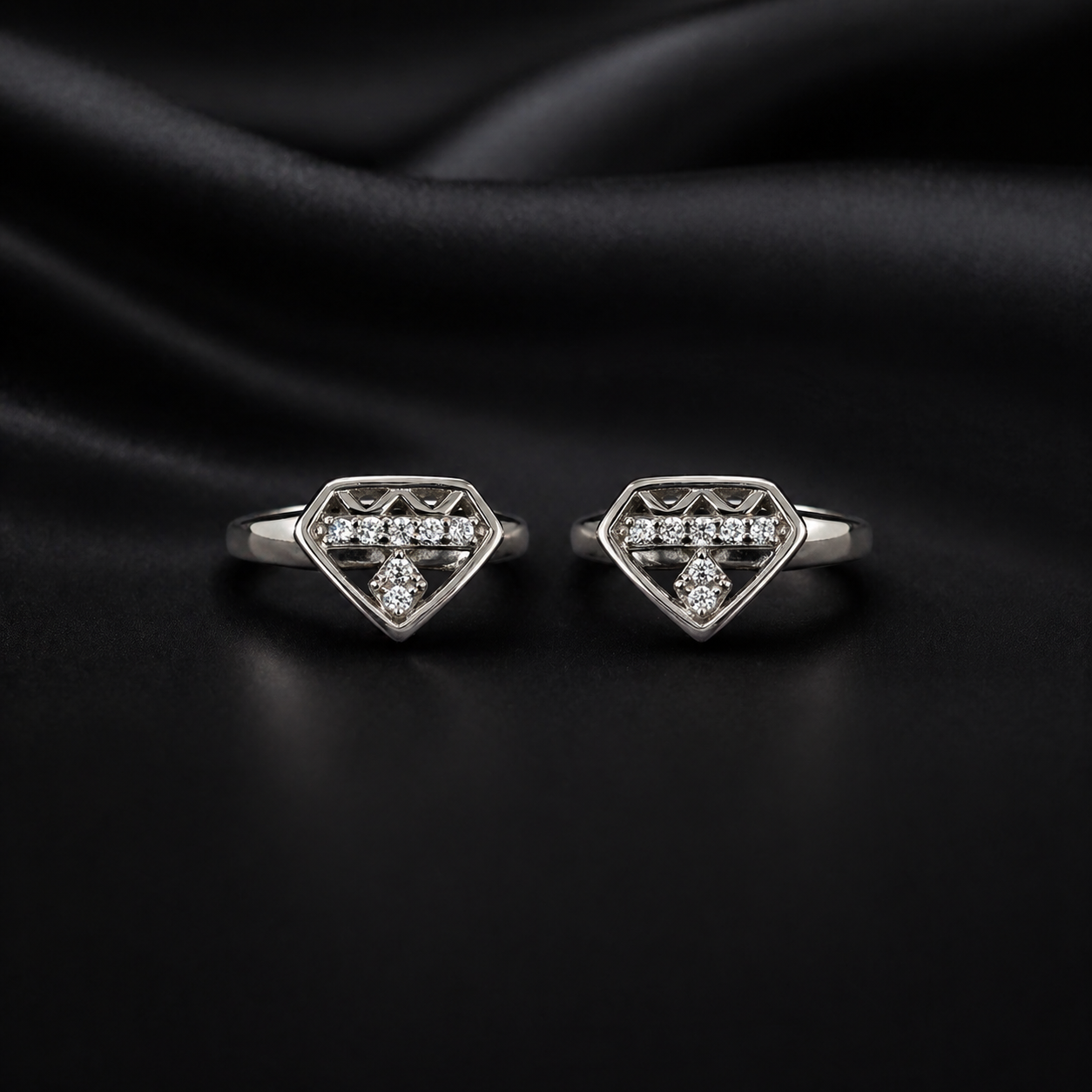 Geometric Diamond Studded Rings