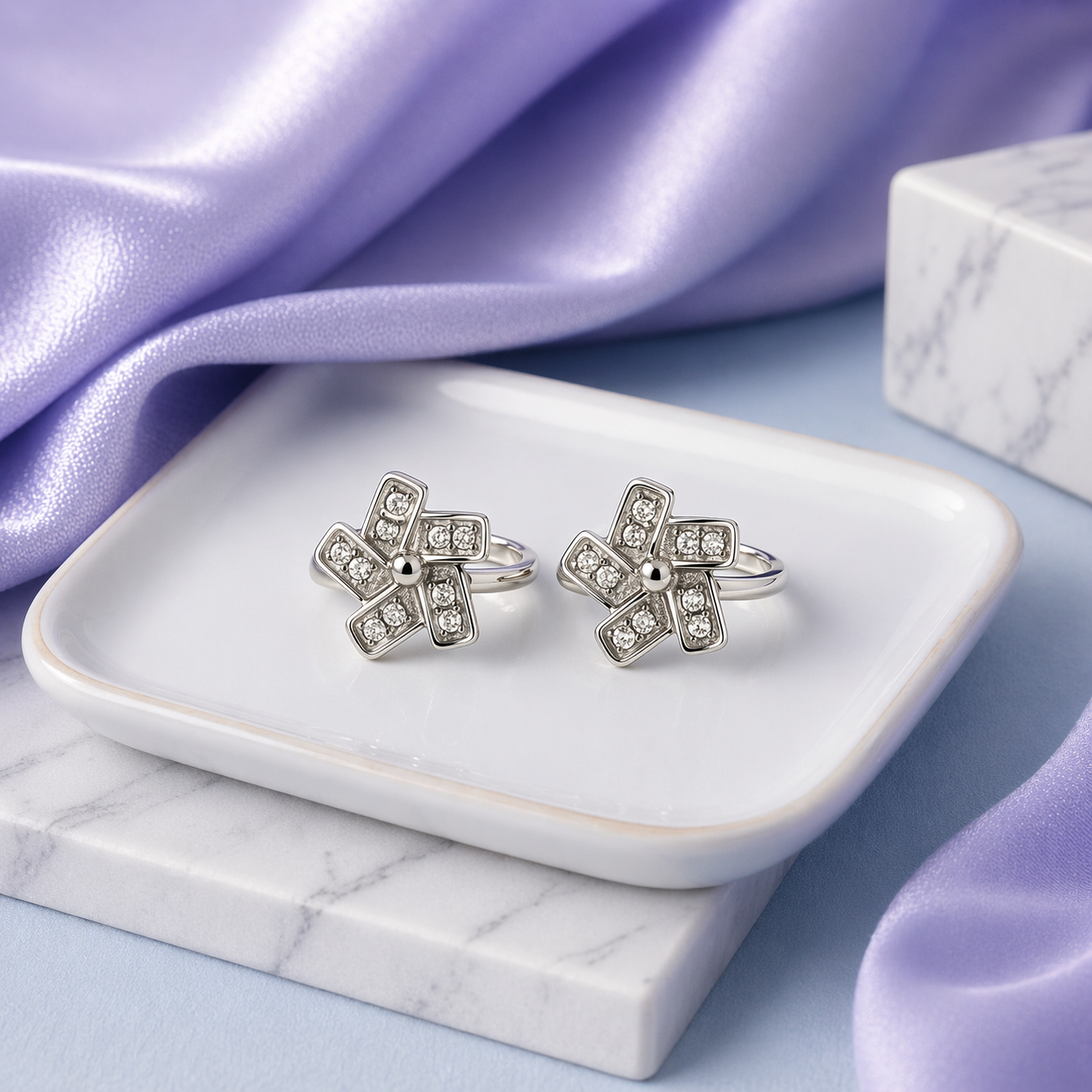 Floral Diamond Stud Toerings