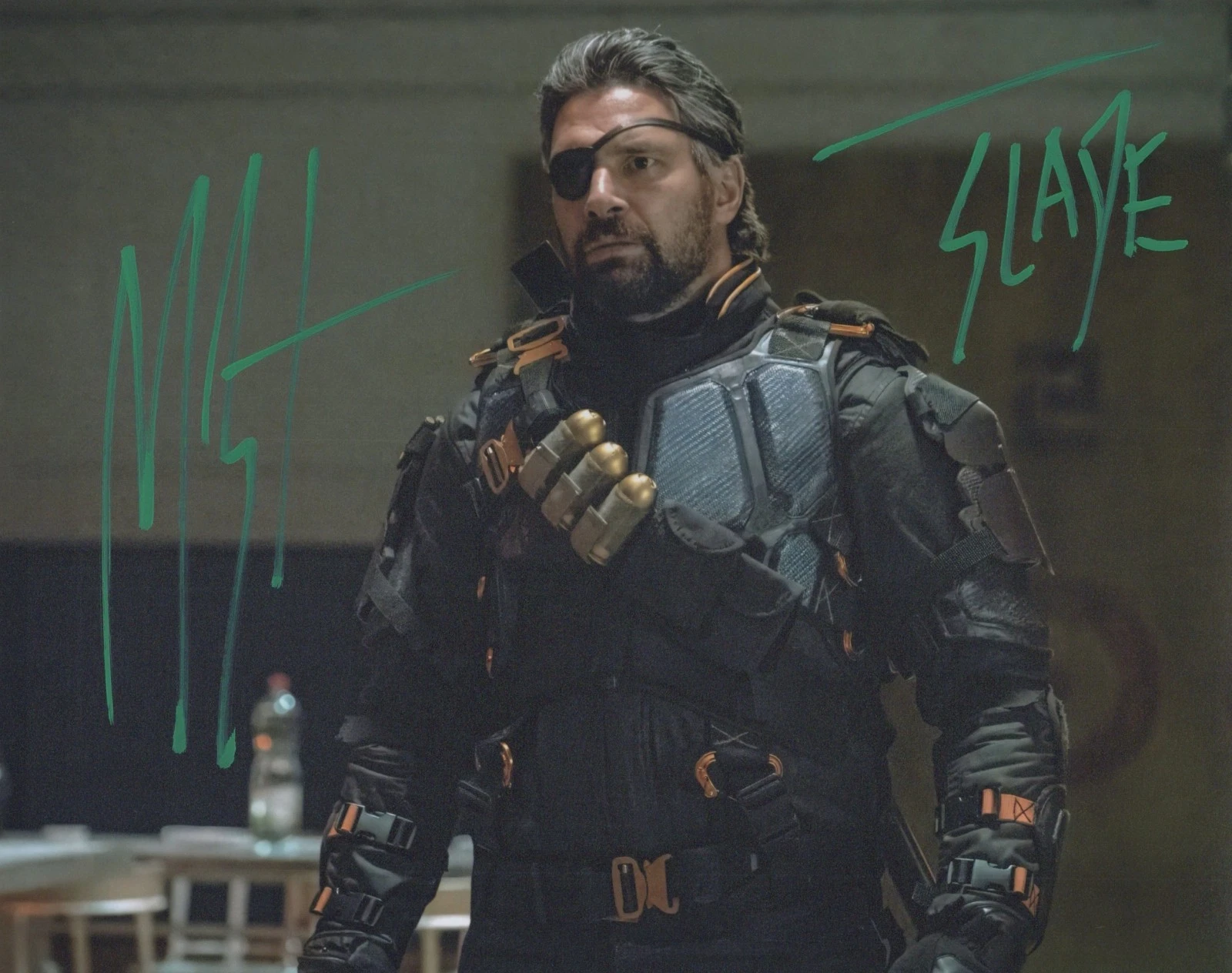 MANU BENNETT in ARROW as Slade Wilson/Deathstroke. COA.In Pers.10"x8"